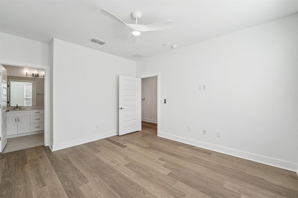 200 W 56th St # 8104, Austin, TX 78751