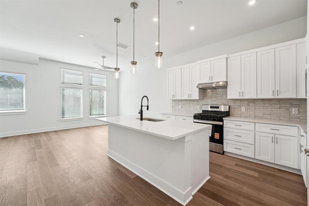 200 W 56th St # 8104, Austin, TX 78751