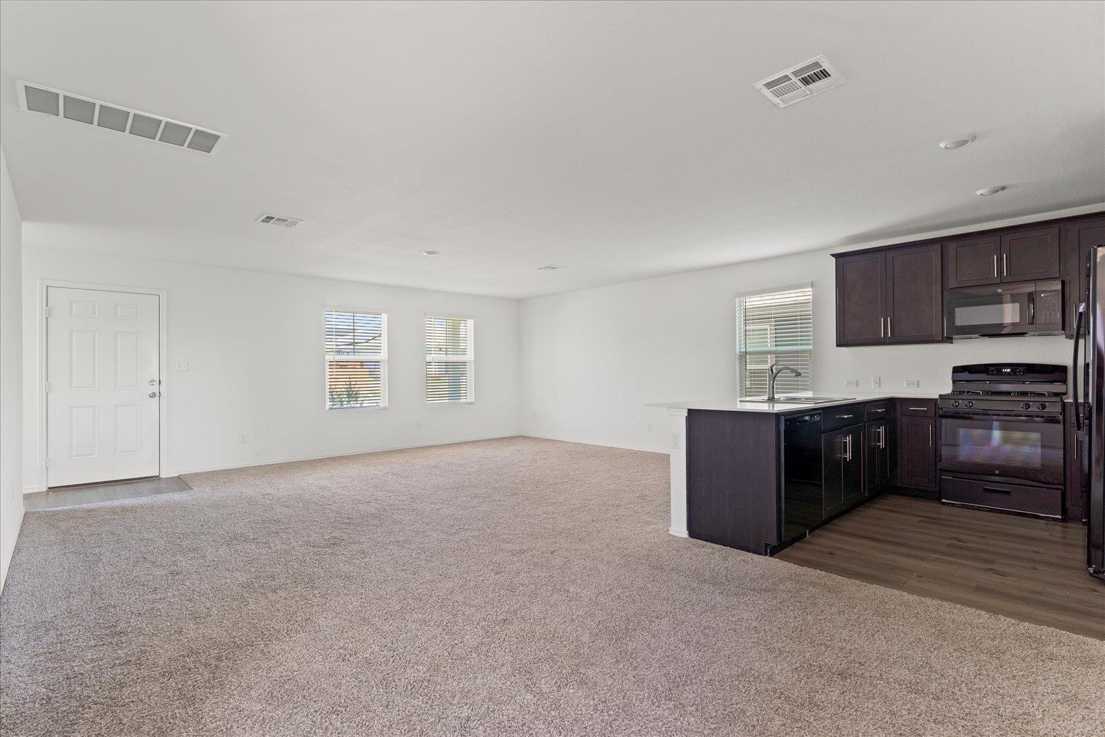 905 Powell St, Kyle, TX 78640