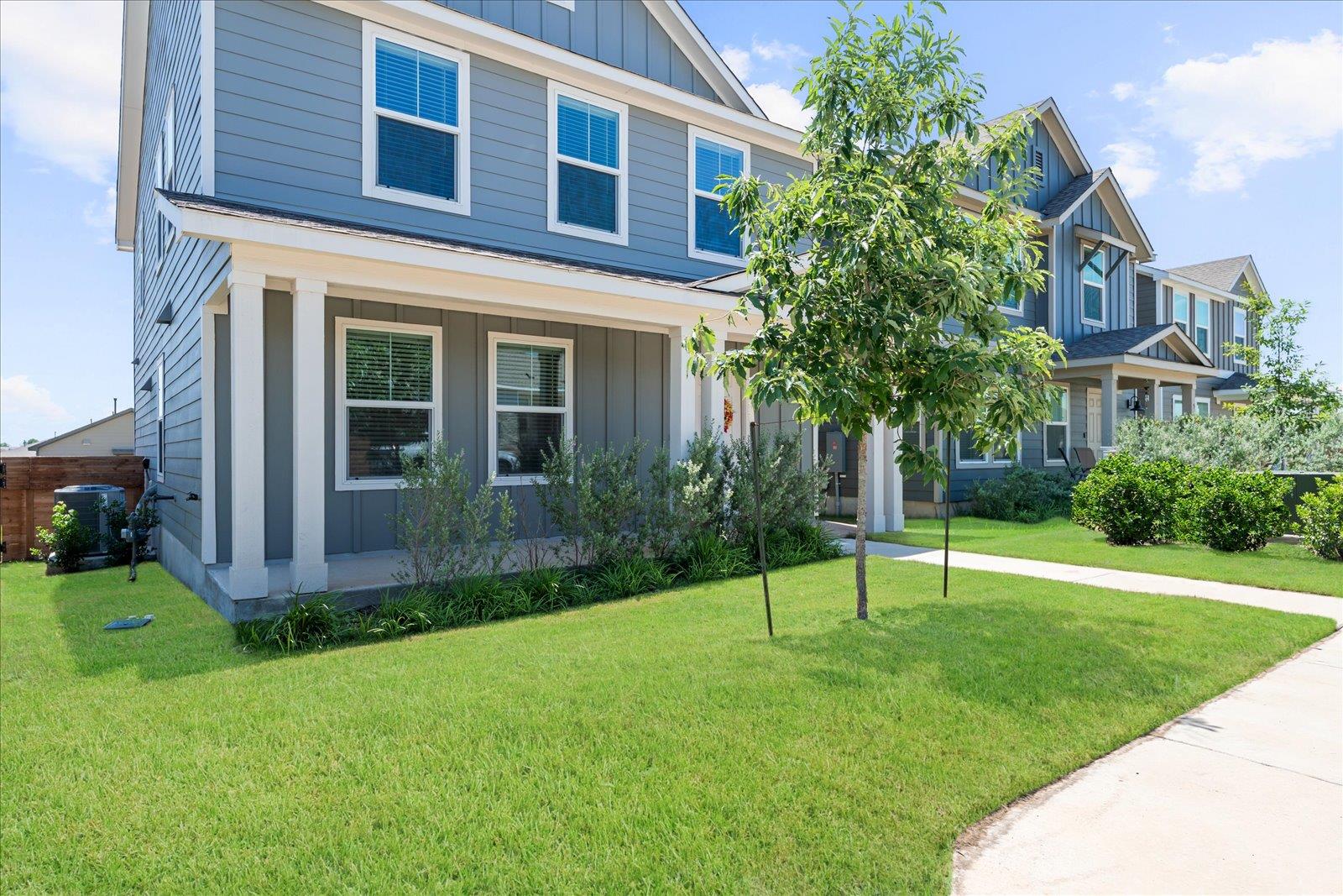 905 Powell St, Kyle, TX 78640