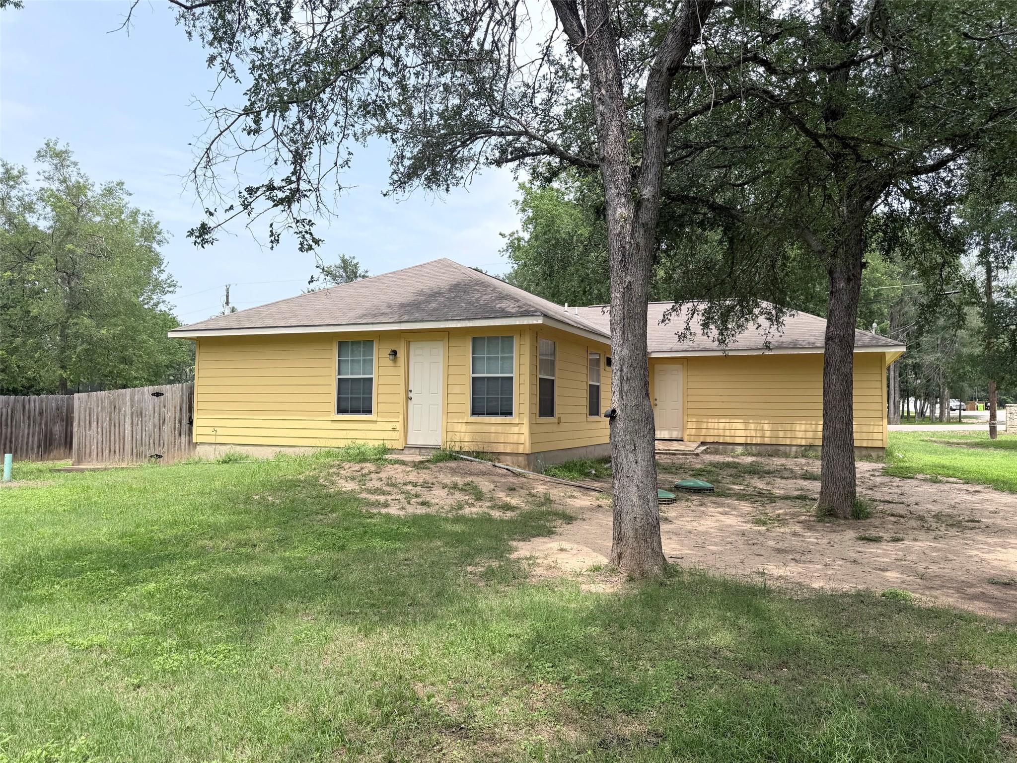 142 Nuuanu Ln, Bastrop, TX 78602
