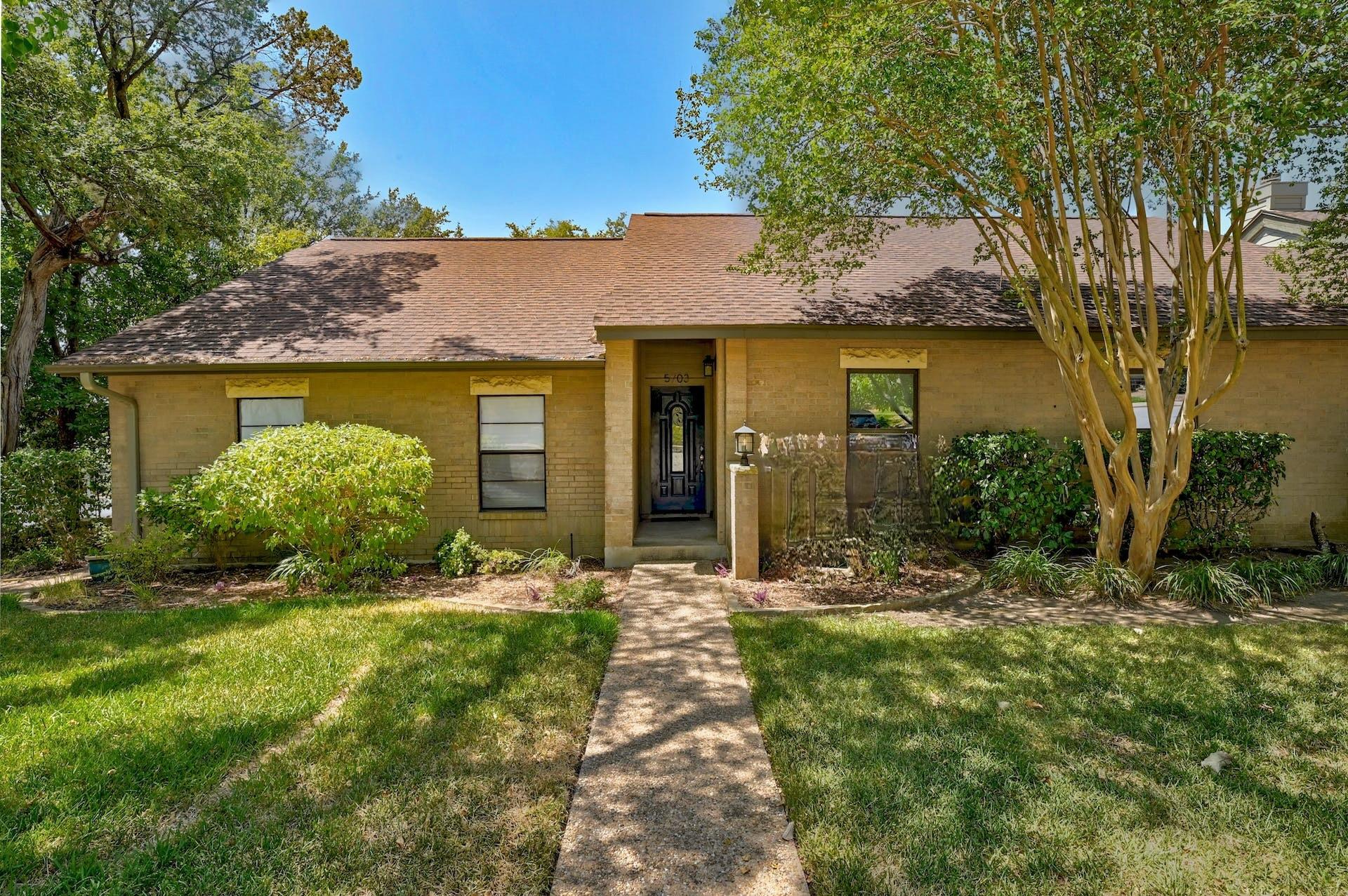 5703 Eagle Clfs, Austin, TX 78731