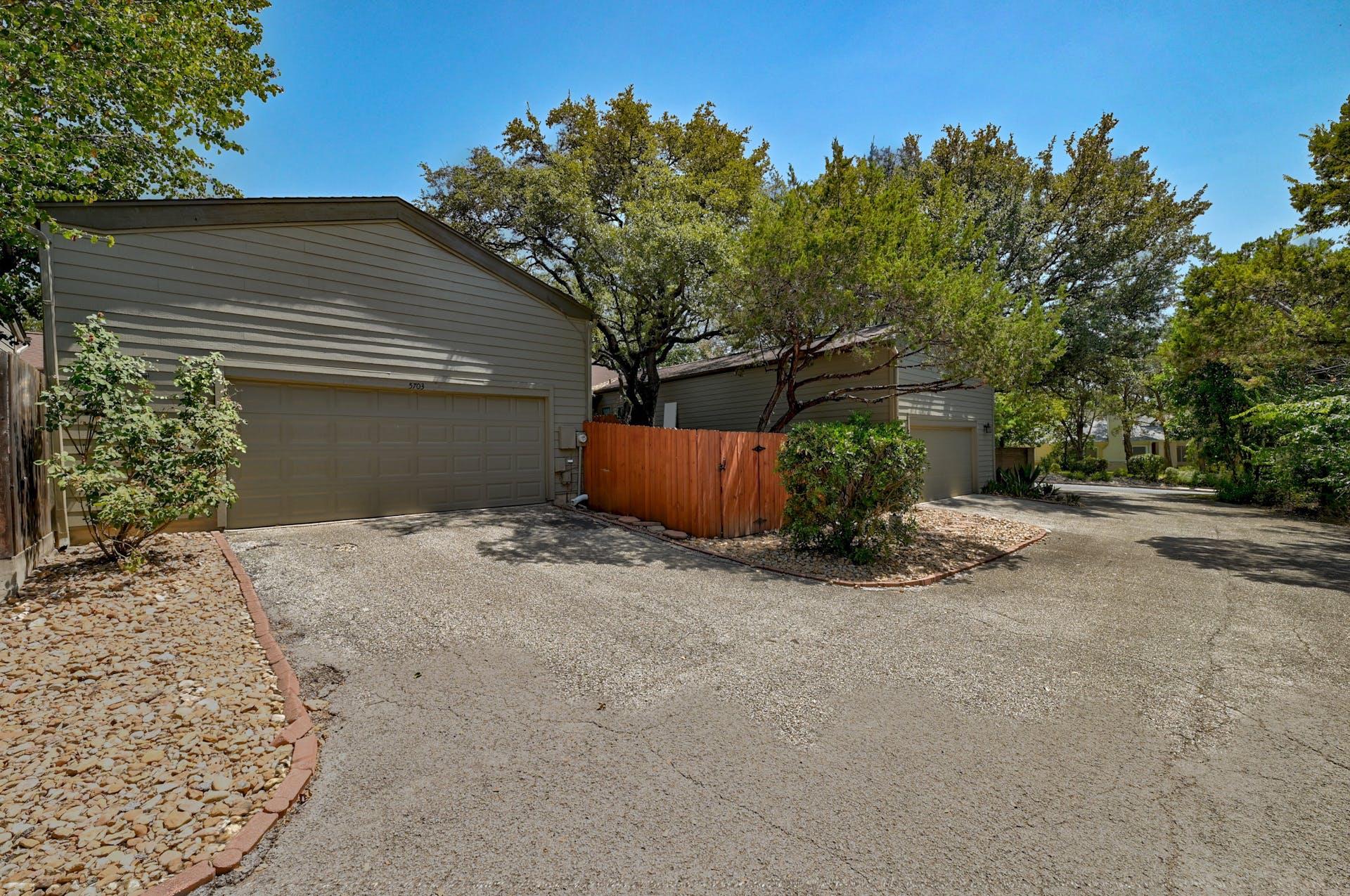 5703 Eagle Clfs, Austin, TX 78731