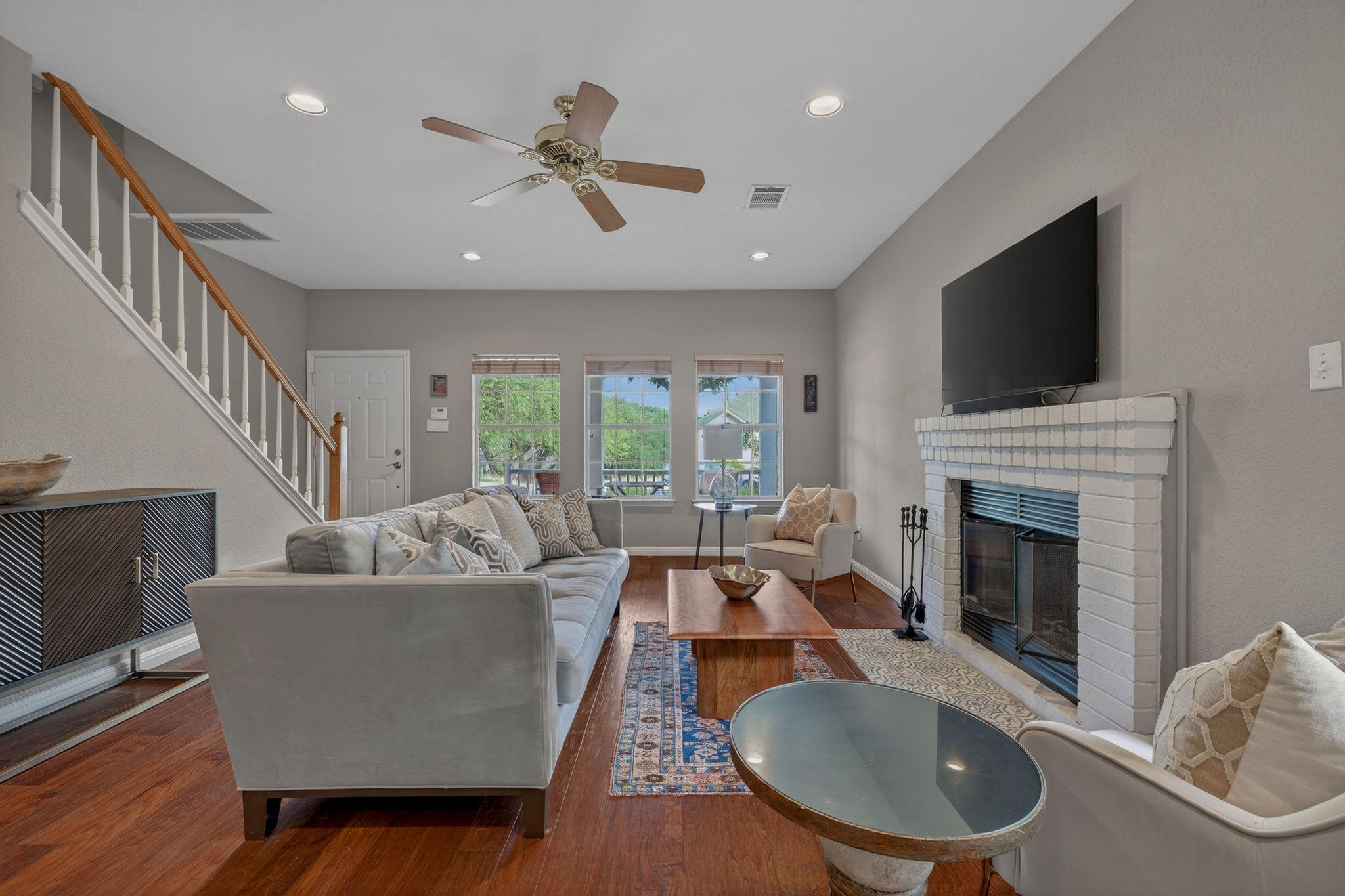 8910 Spicebrush Dr, Austin, TX 78759