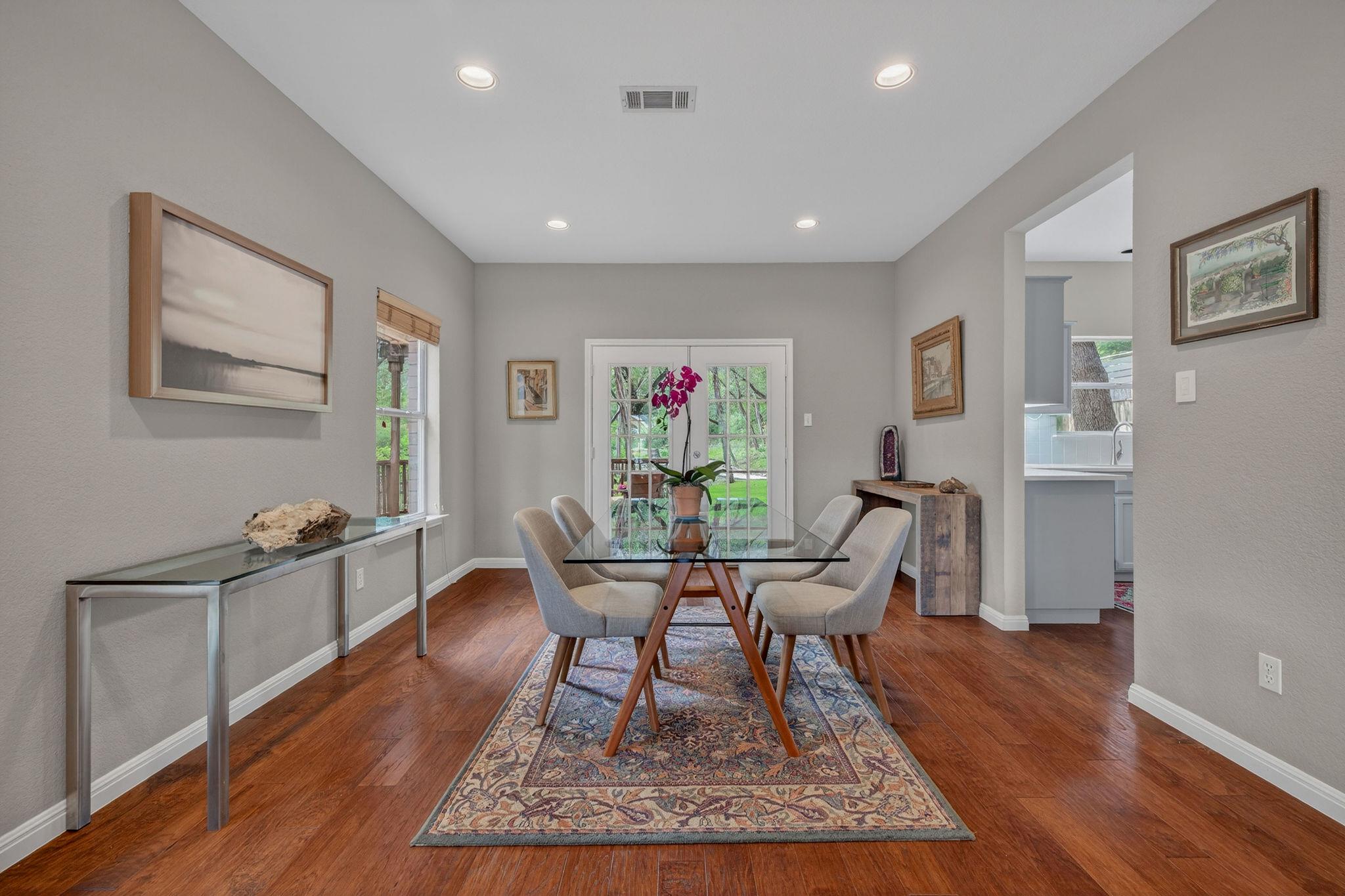 8910 Spicebrush Dr, Austin, TX 78759