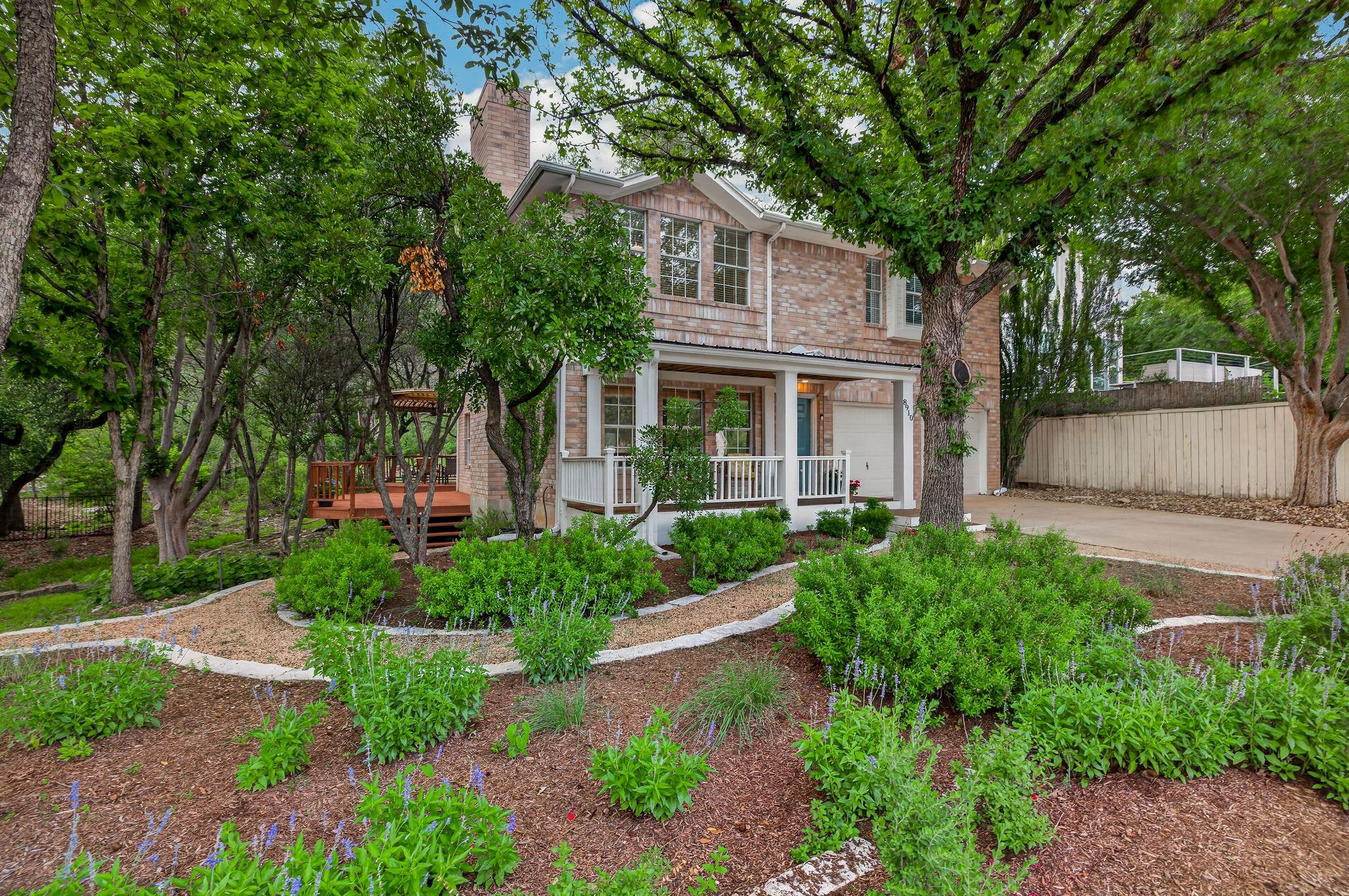 8910 Spicebrush Dr, Austin, TX 78759