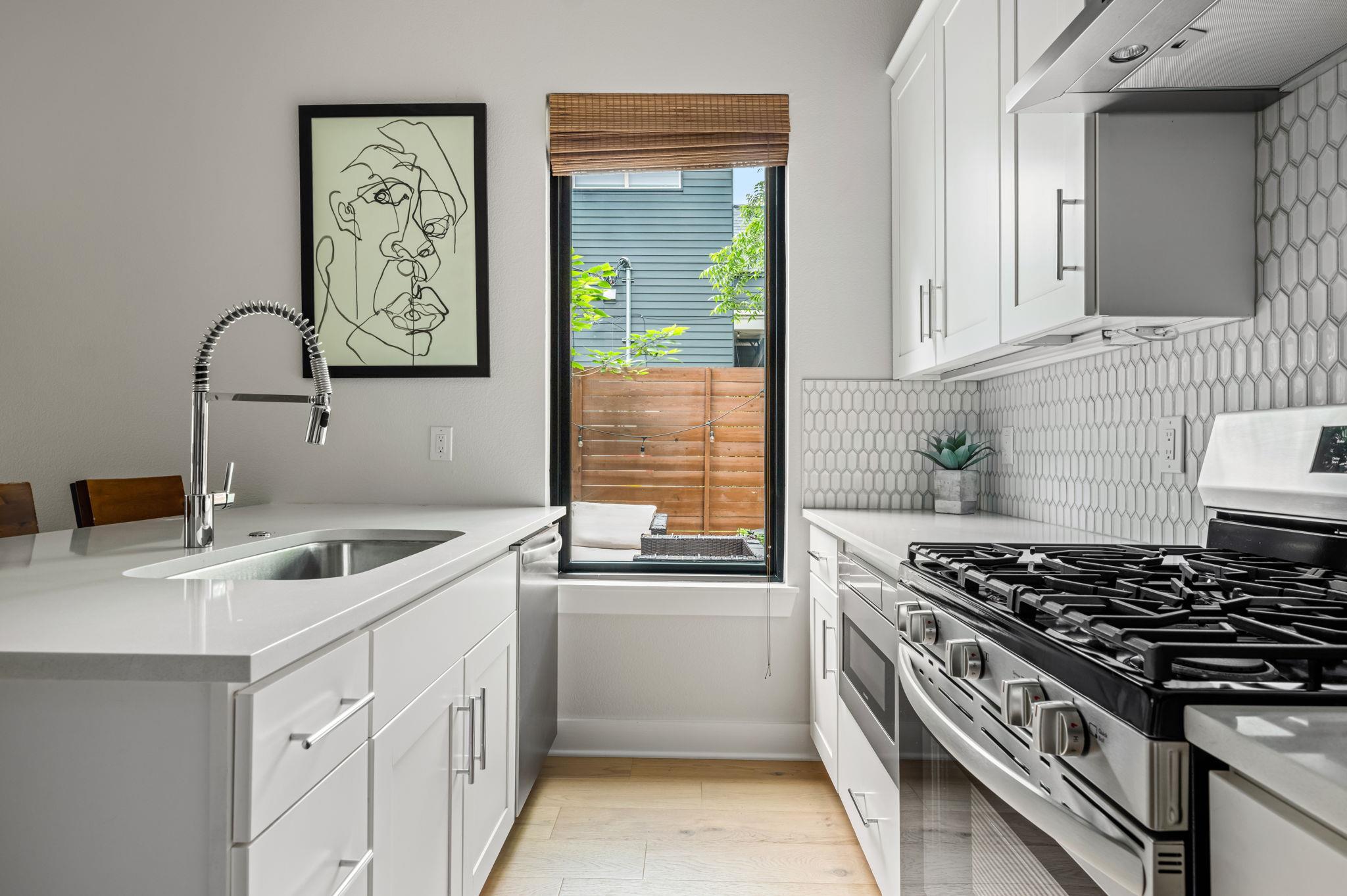 1905 E 16th St # 2, Austin, TX 78702