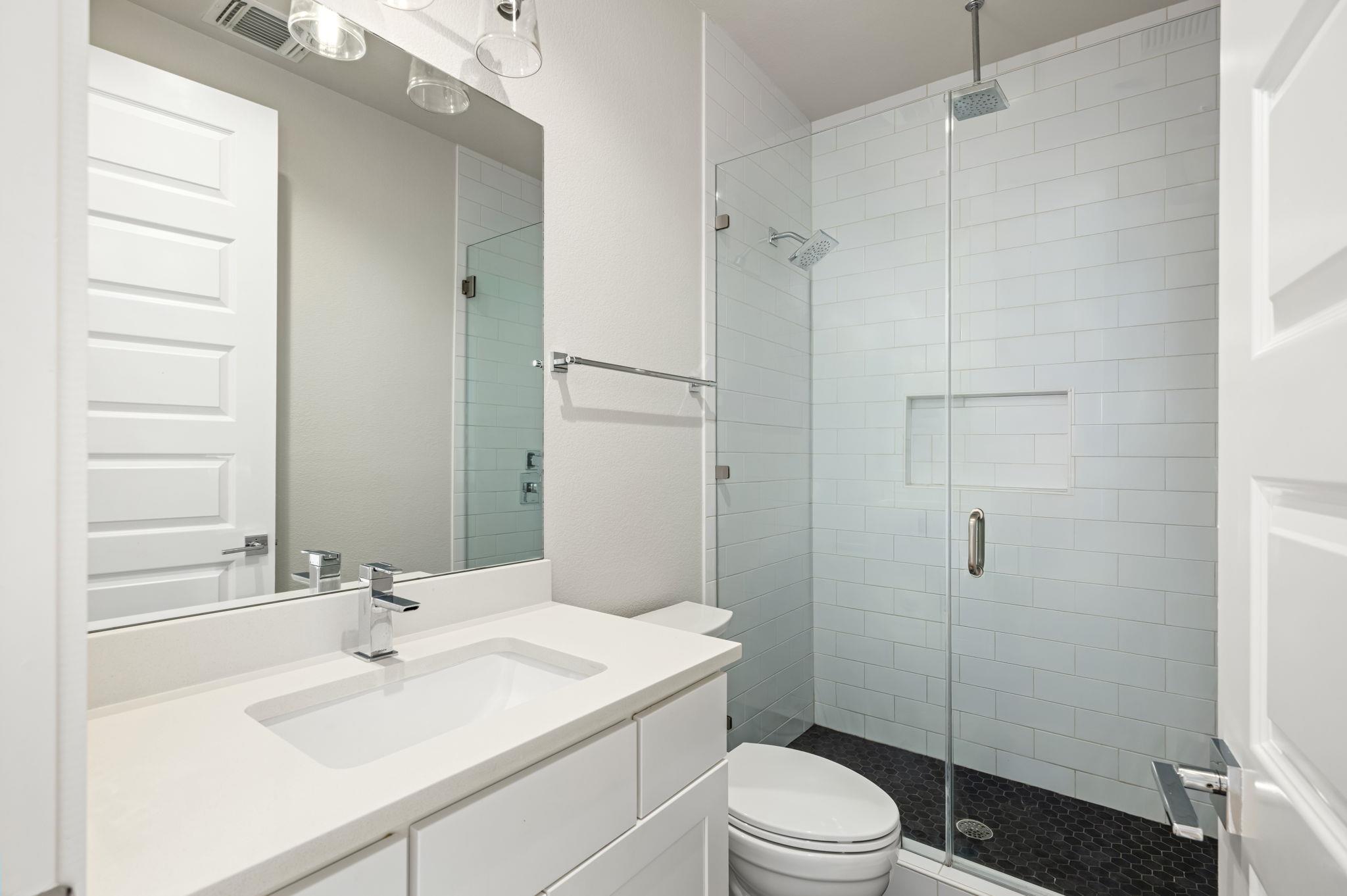 1905 E 16th St # 2, Austin, TX 78702