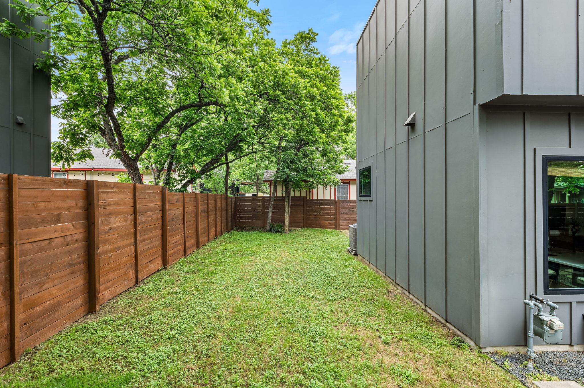 1905 E 16th St # 2, Austin, TX 78702