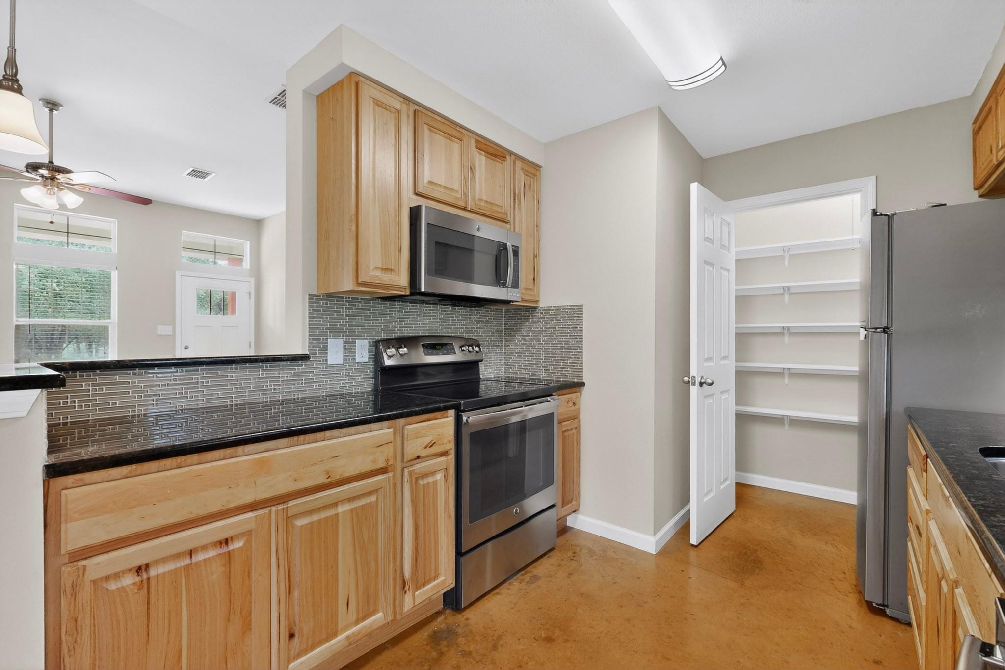 5 Las Flores Dr, Wimberley, TX 78676