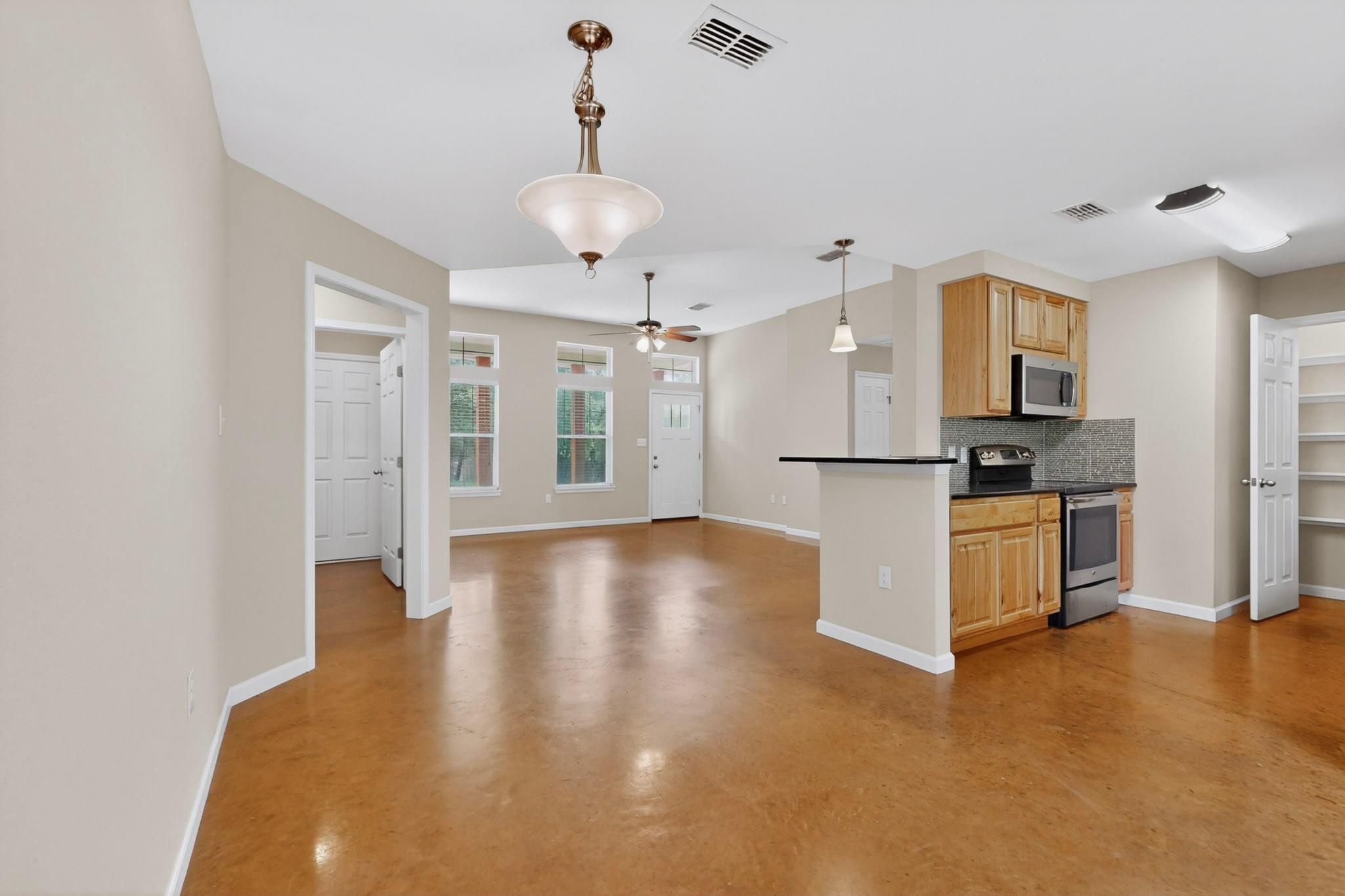5 Las Flores Dr, Wimberley, TX 78676
