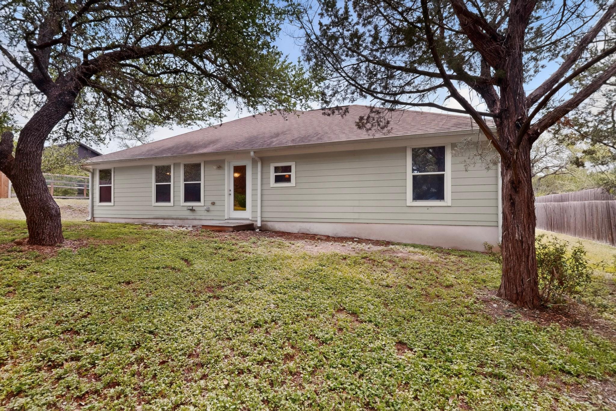 5 Las Flores Dr, Wimberley, TX 78676