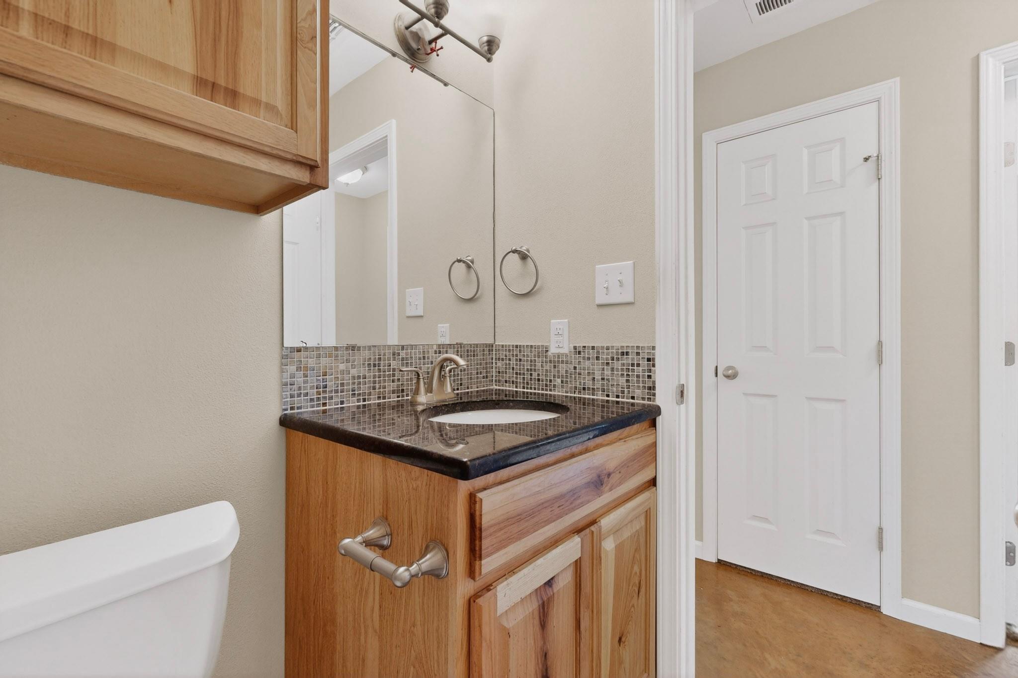 5 Las Flores Dr, Wimberley, TX 78676