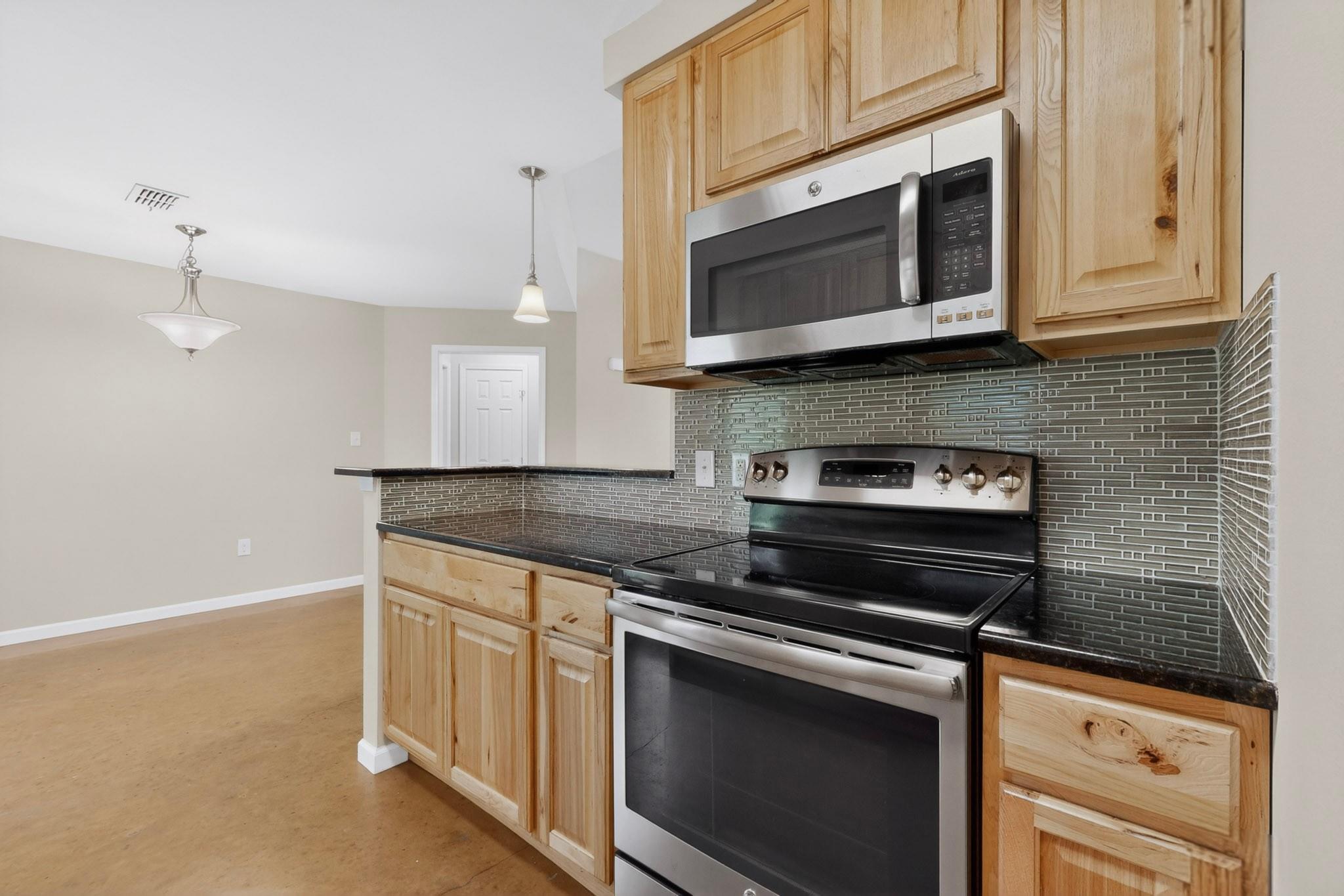 5 Las Flores Dr, Wimberley, TX 78676
