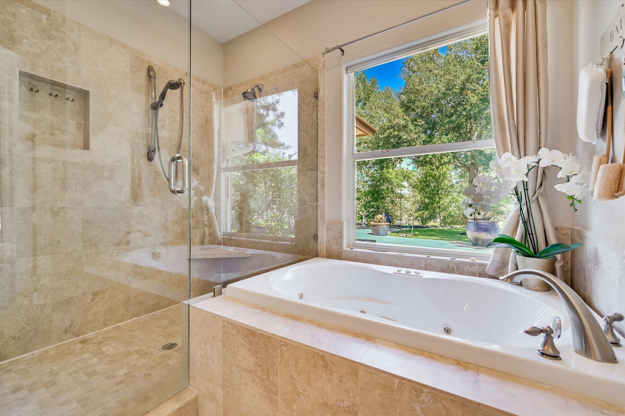 102 Osprey Cir, Bastrop, TX 78602