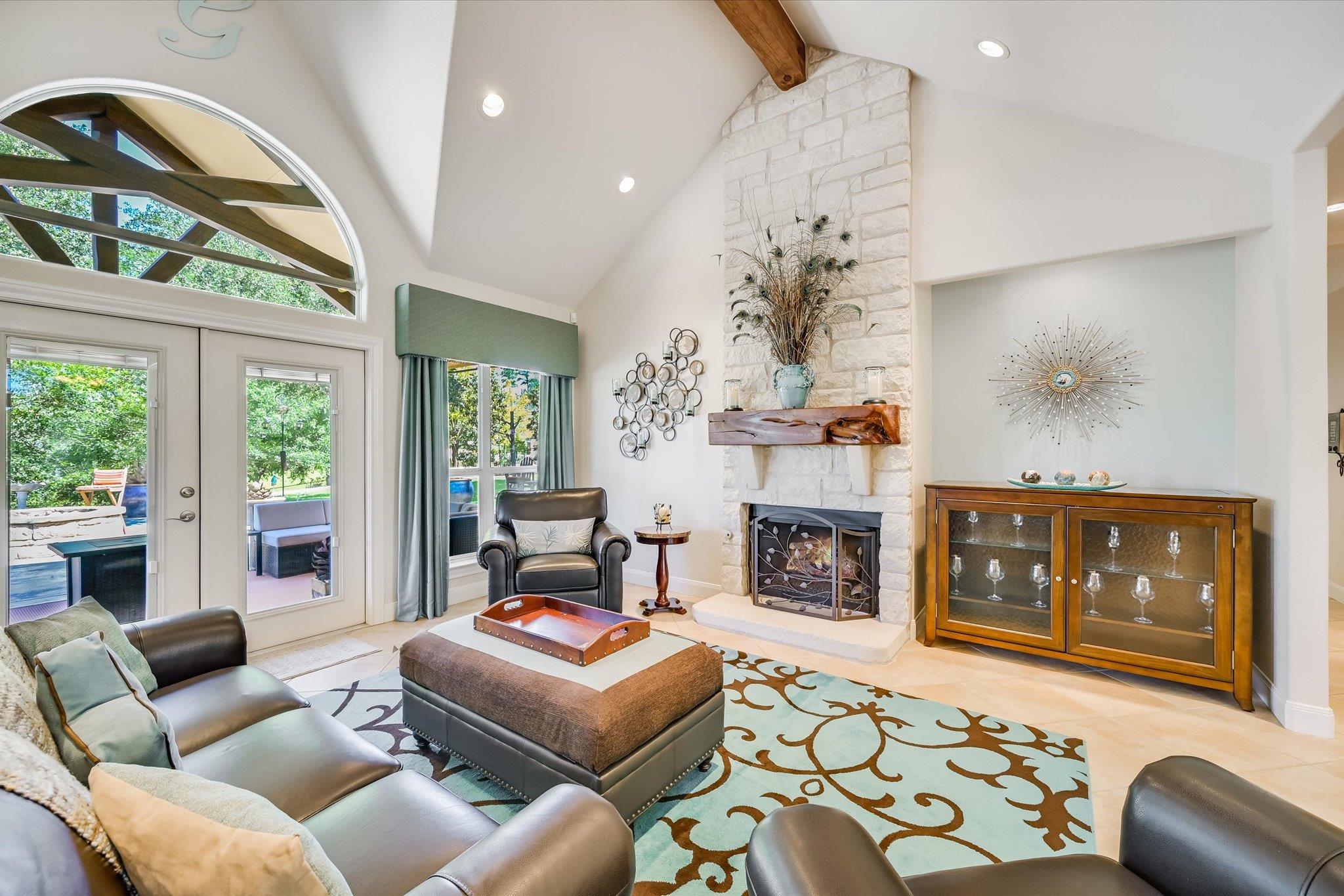 102 Osprey Cir, Bastrop, TX 78602