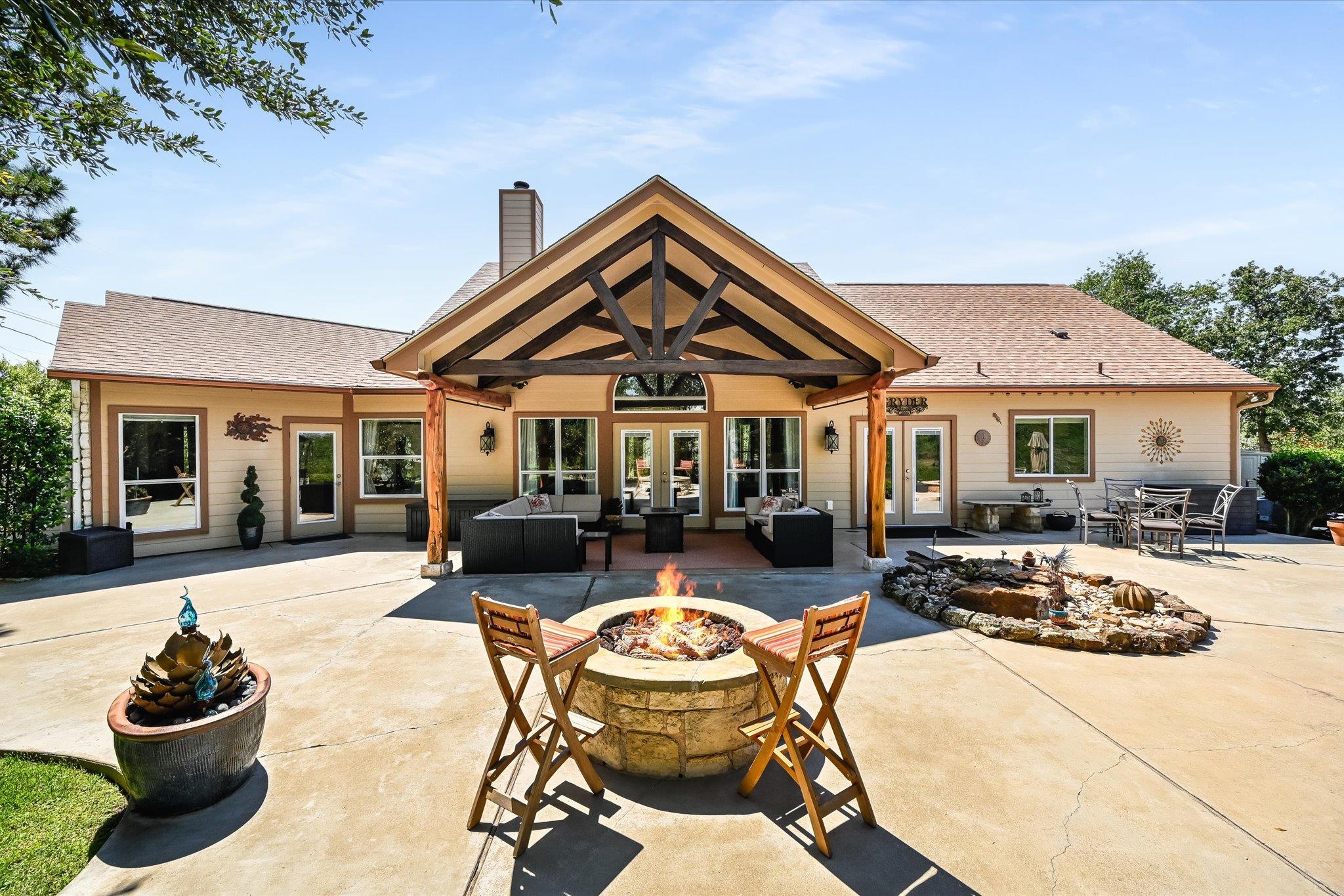 102 Osprey Cir, Bastrop, TX 78602