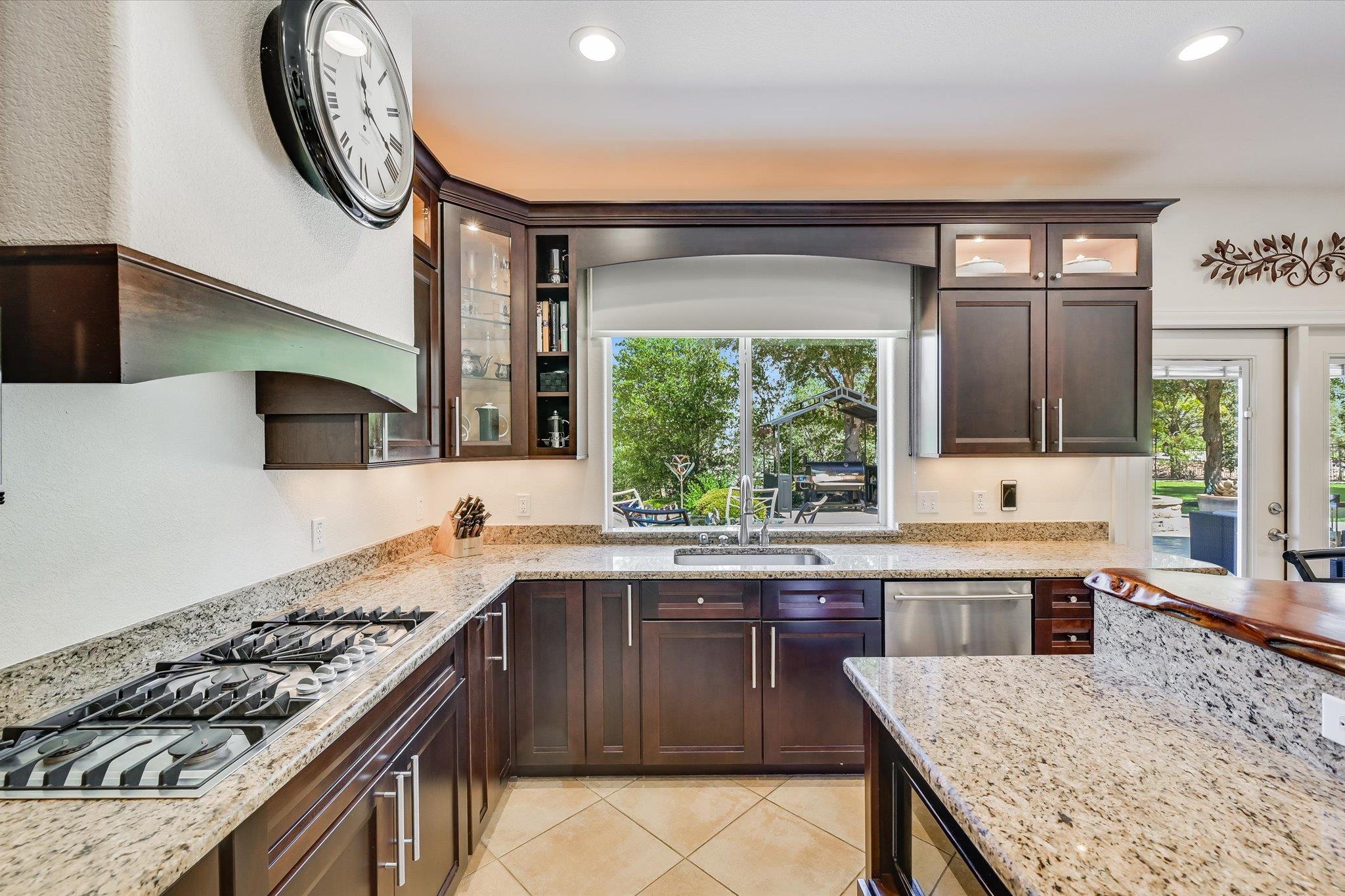 102 Osprey Cir, Bastrop, TX 78602