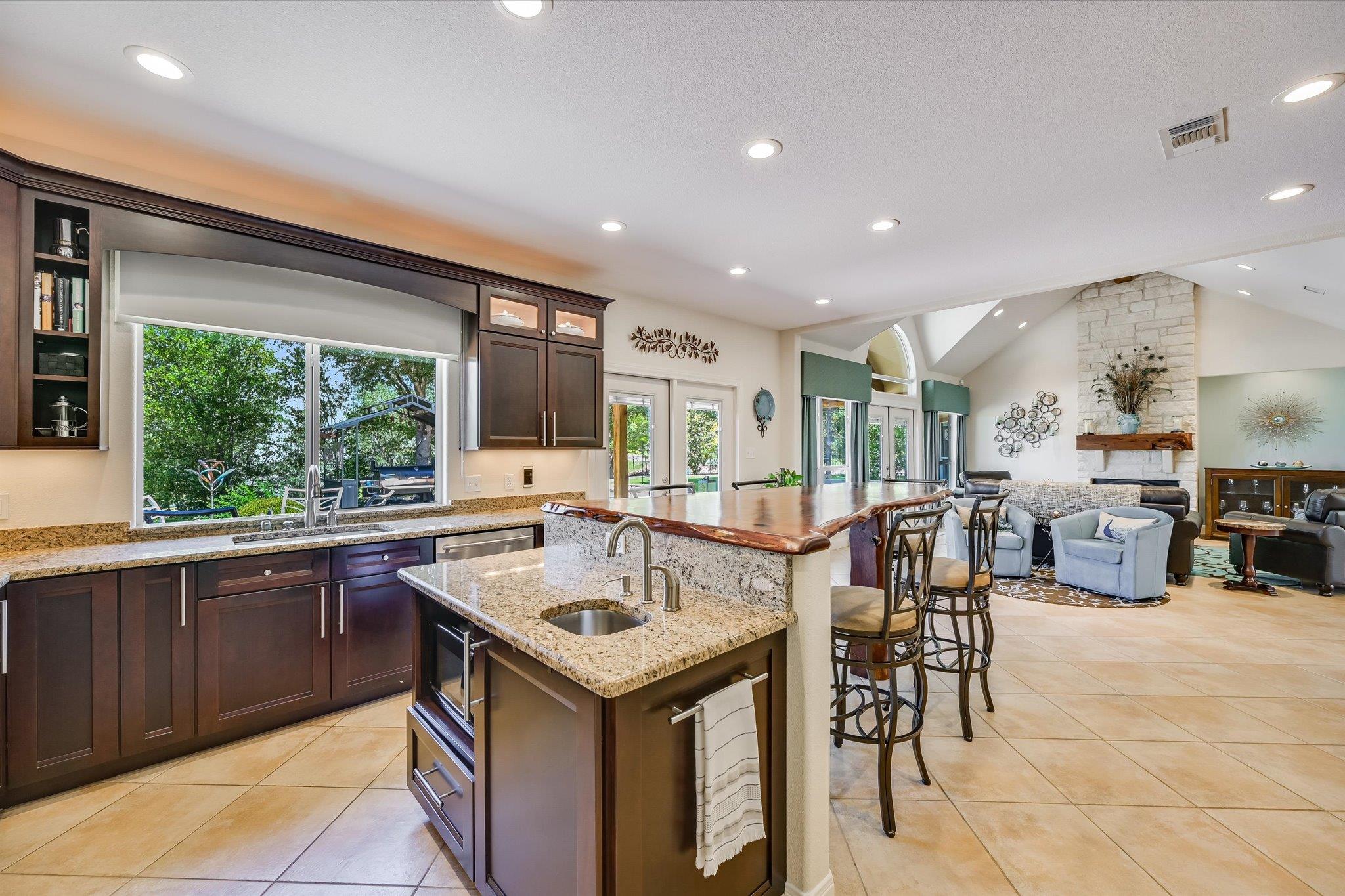 102 Osprey Cir, Bastrop, TX 78602