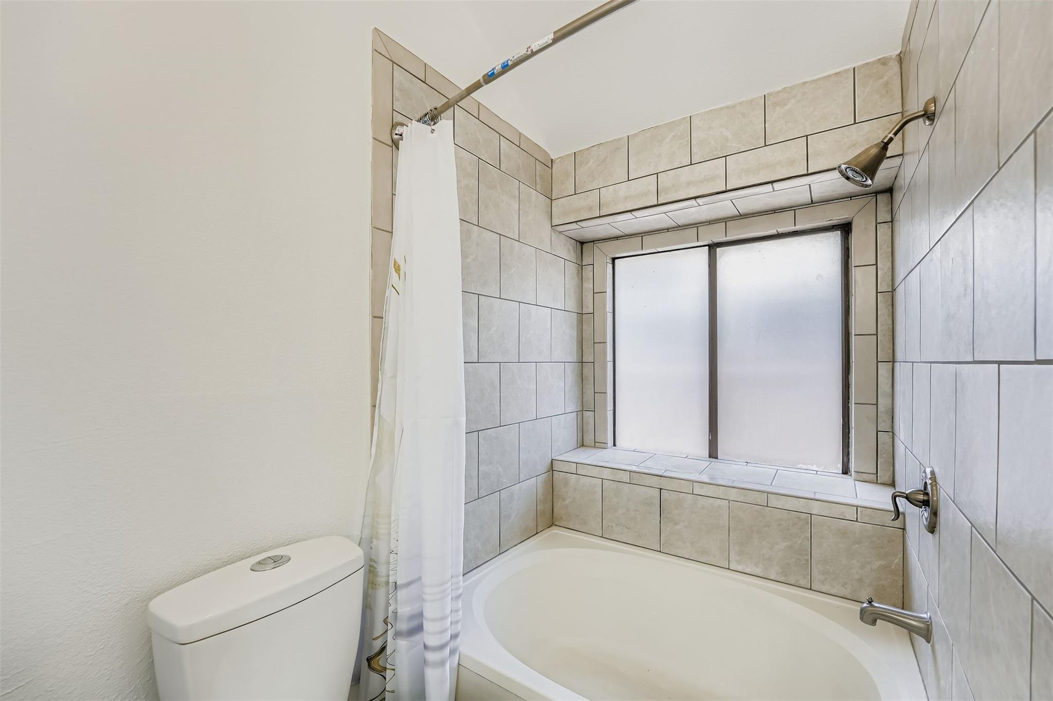 2100 Buckeye Ln, Round Rock, TX 78664