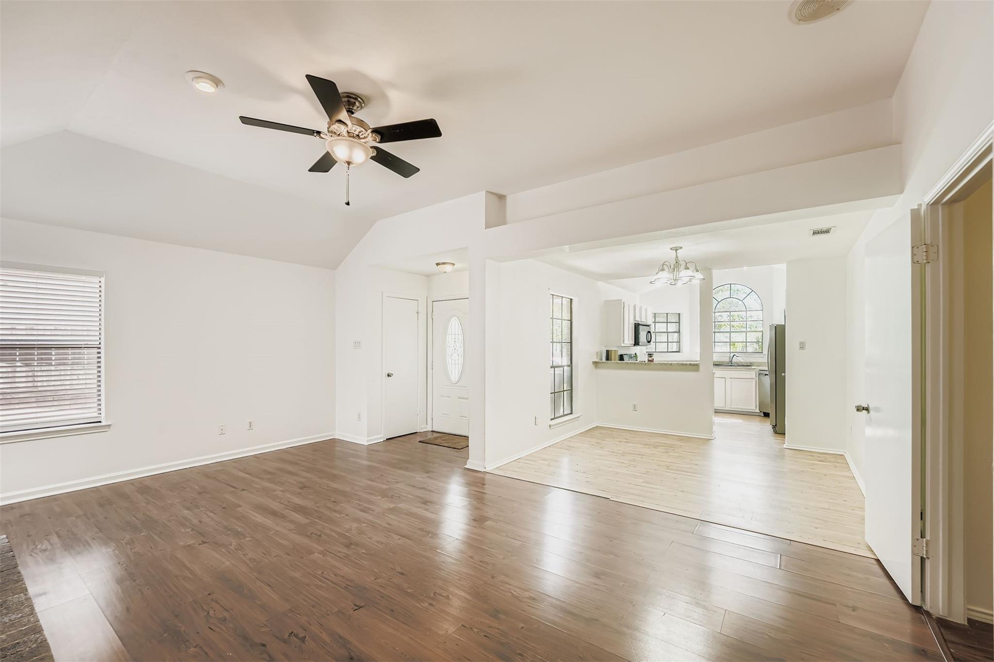 2100 Buckeye Ln, Round Rock, TX 78664