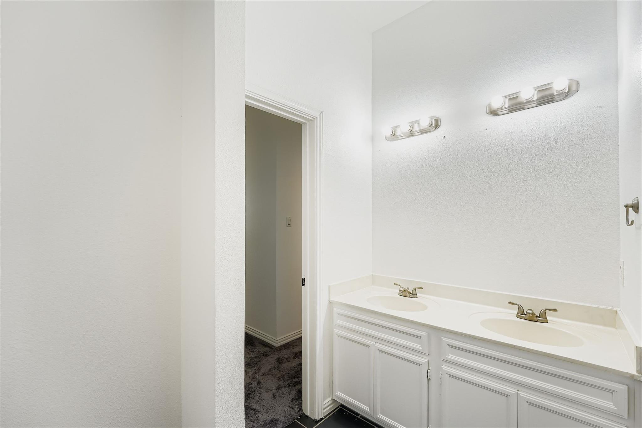 2100 Buckeye Ln, Round Rock, TX 78664