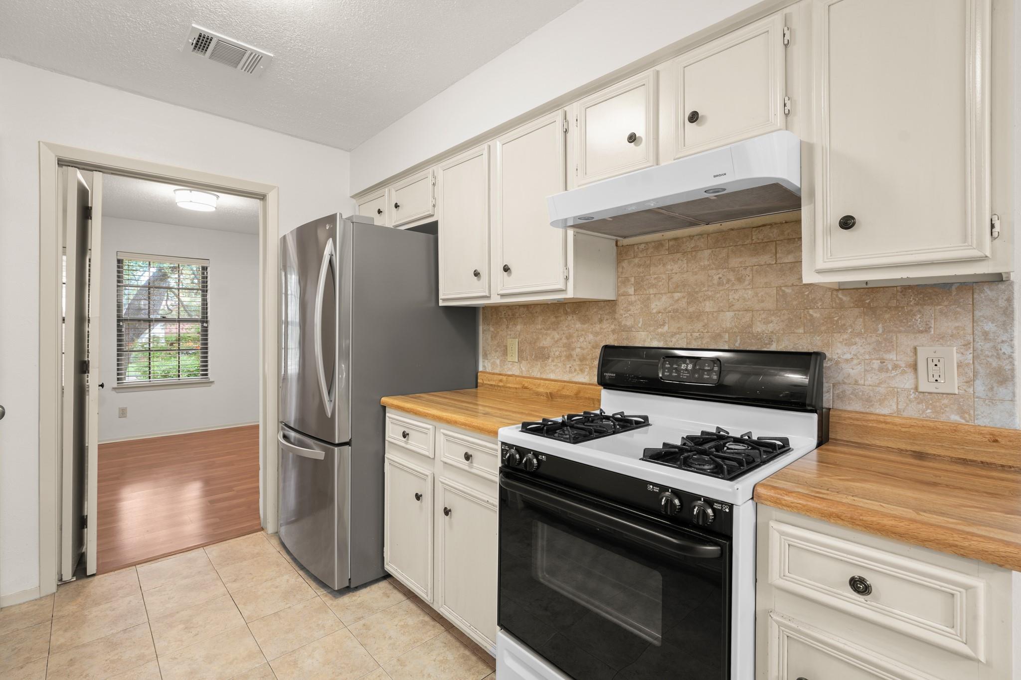 6815 Side Saddle St, Austin, TX 78745