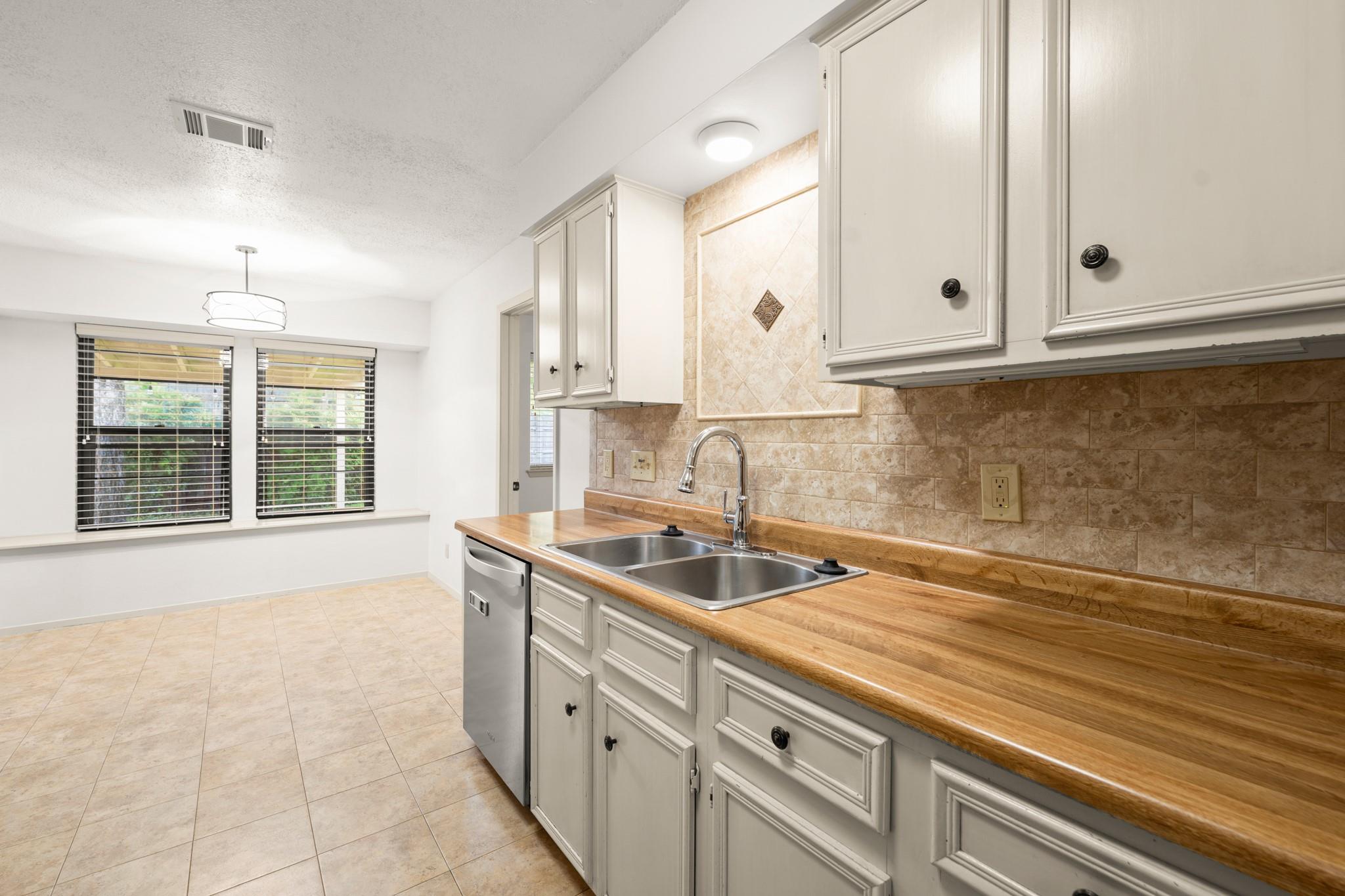 6815 Side Saddle St, Austin, TX 78745