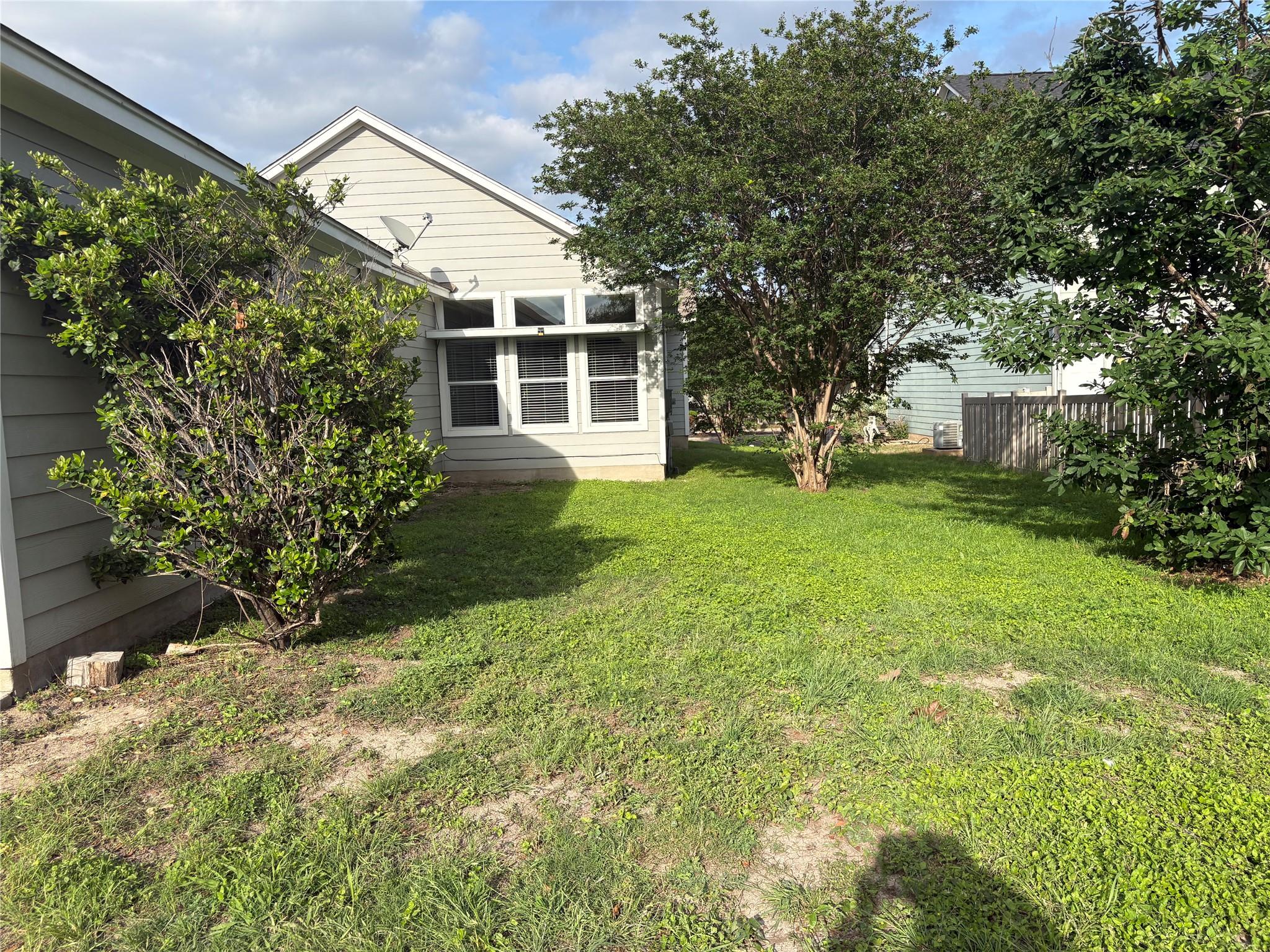 1076 Sanders, Kyle, TX 78640