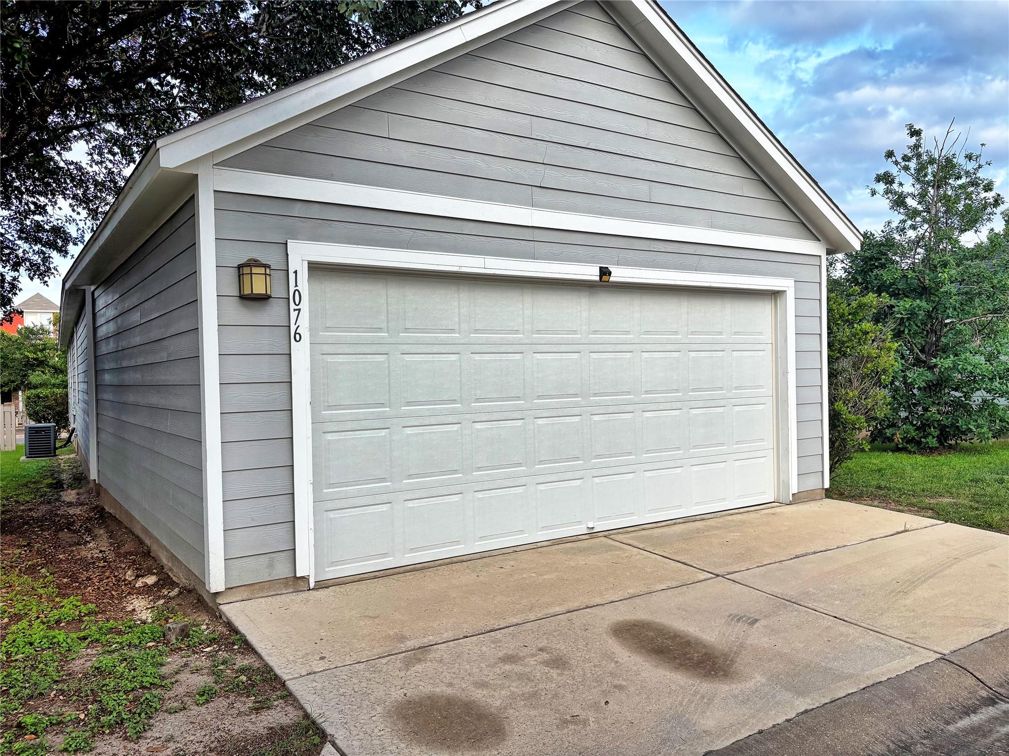 1076 Sanders, Kyle, TX 78640