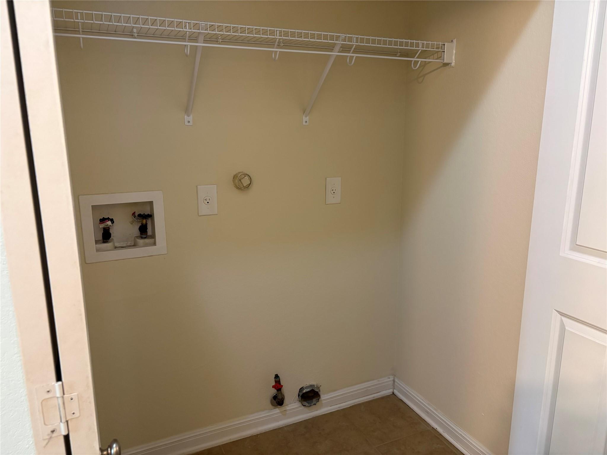 1076 Sanders, Kyle, TX 78640