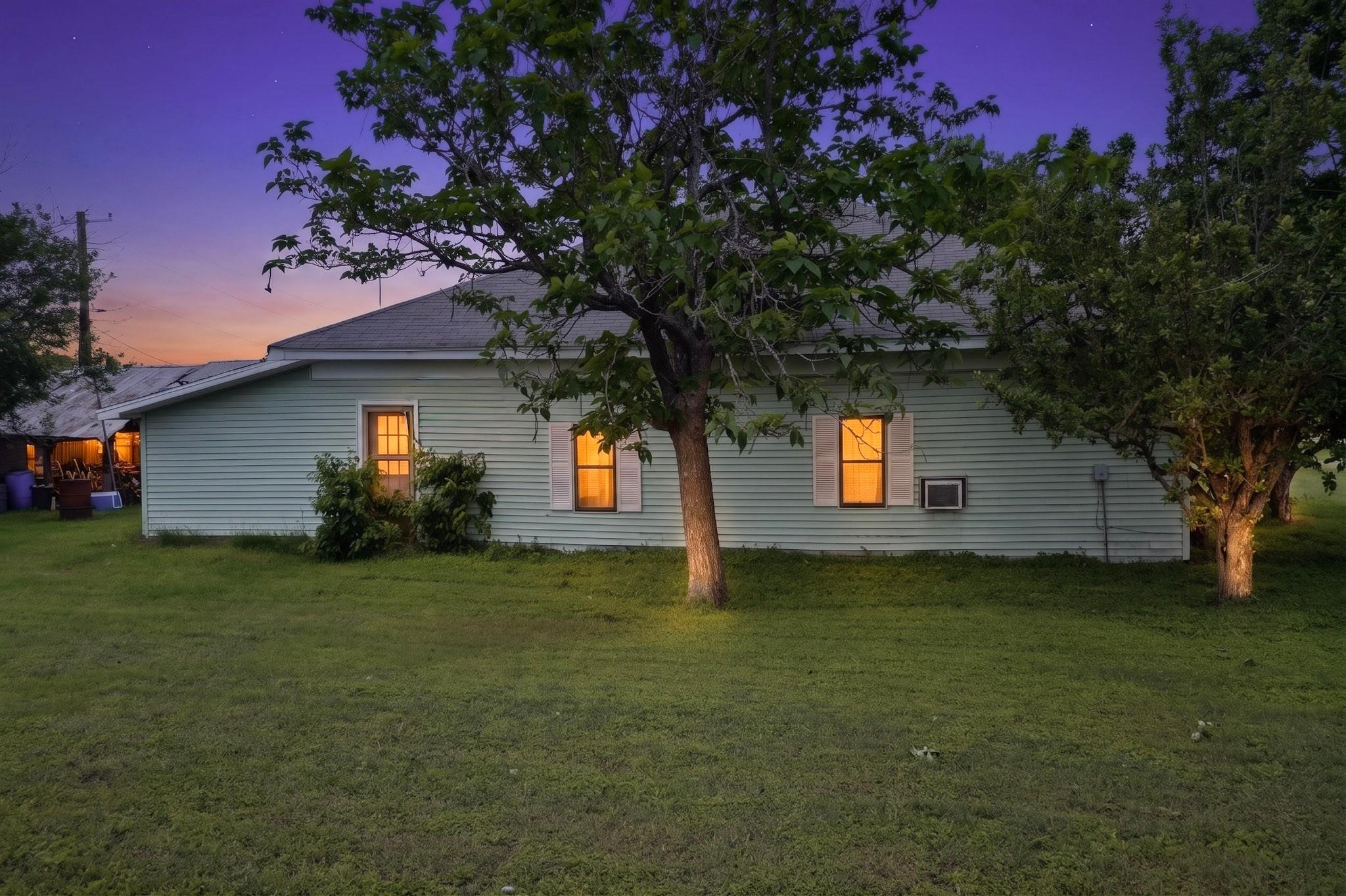 711 E Clark St, Bartlett, TX 76511