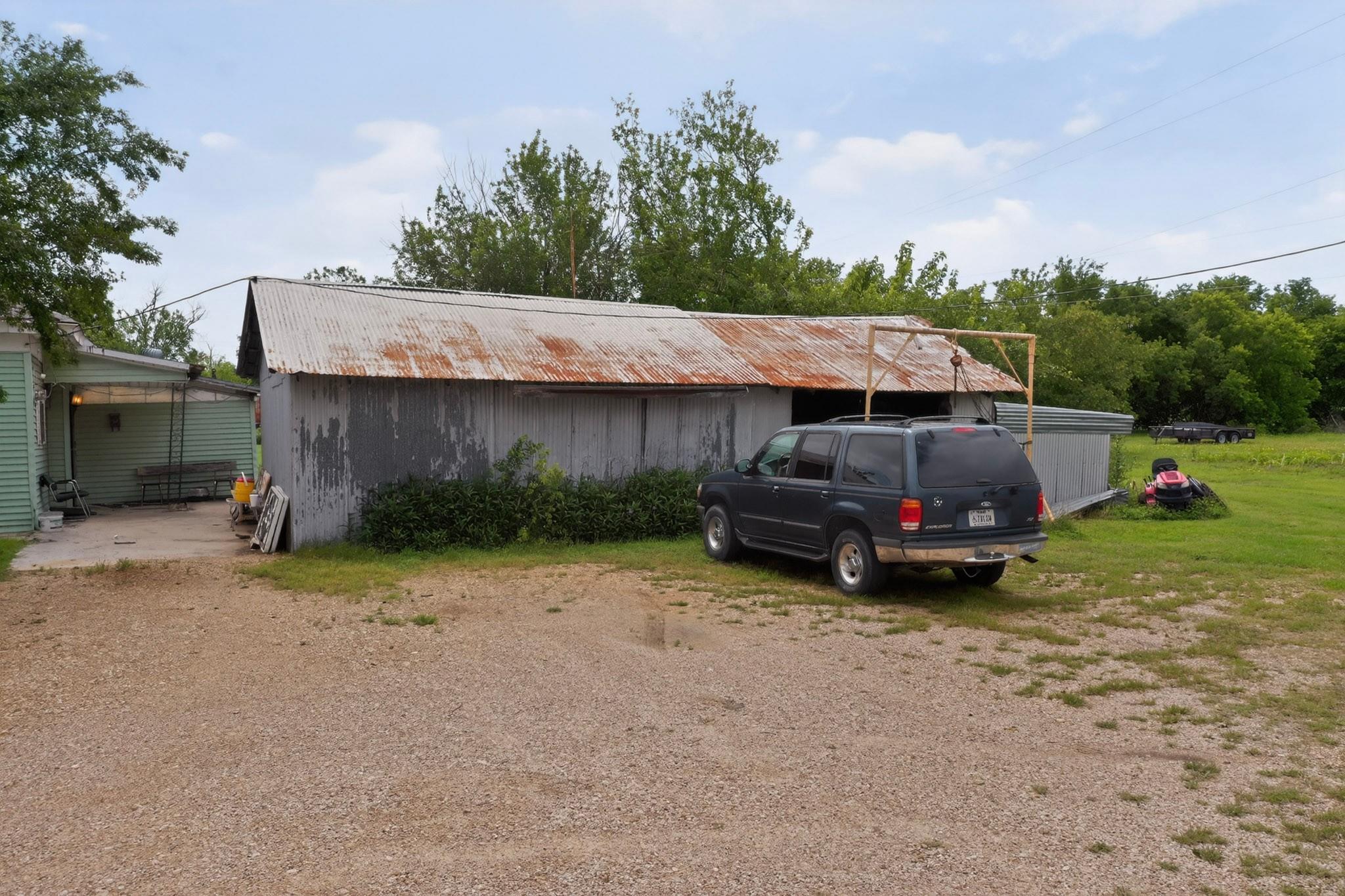 711 E Clark St, Bartlett, TX 76511