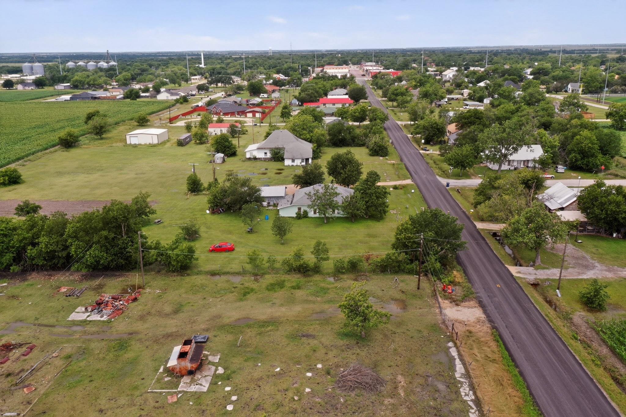 711 E Clark St, Bartlett, TX 76511