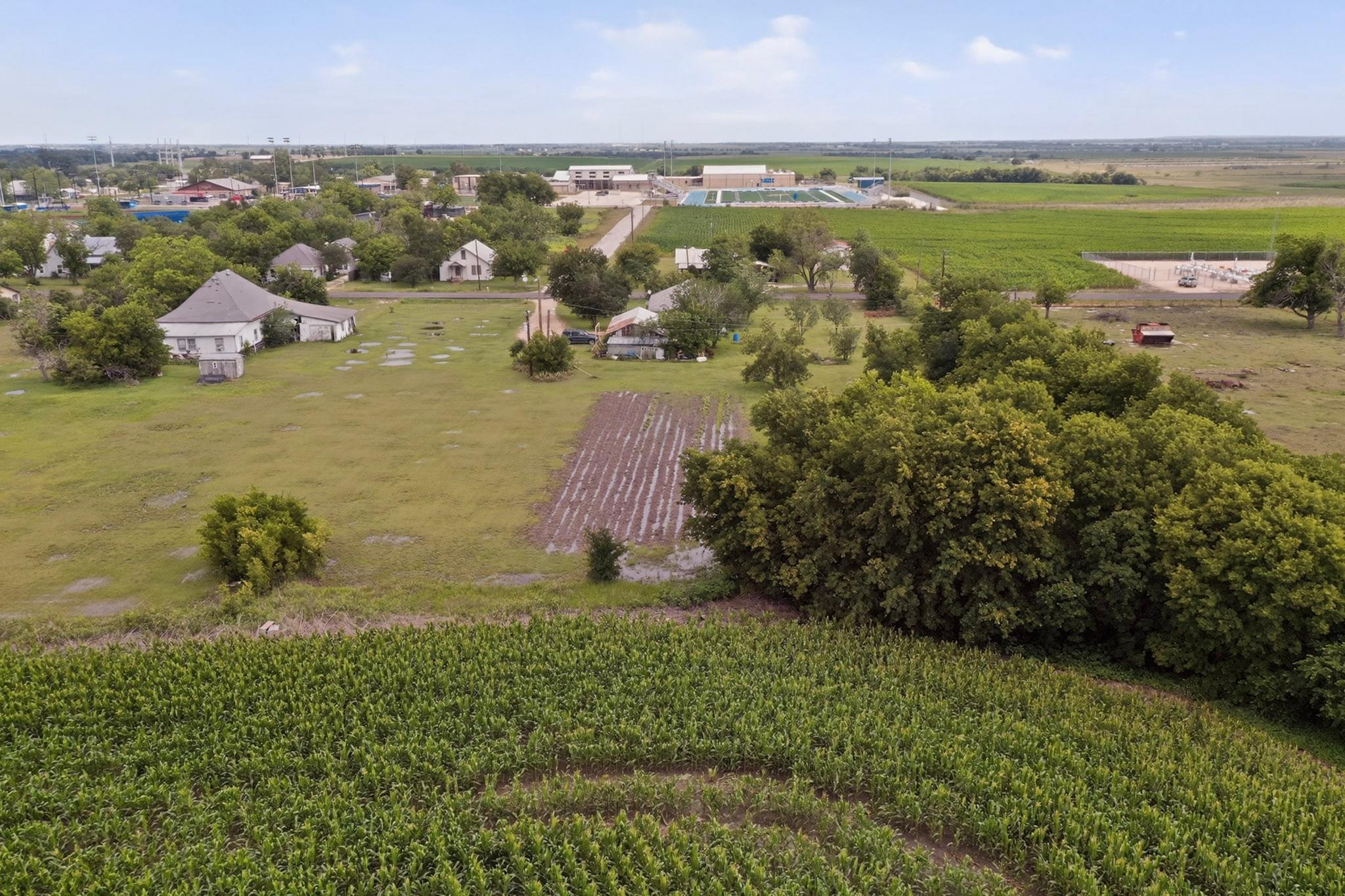 711 E Clark St, Bartlett, TX 76511