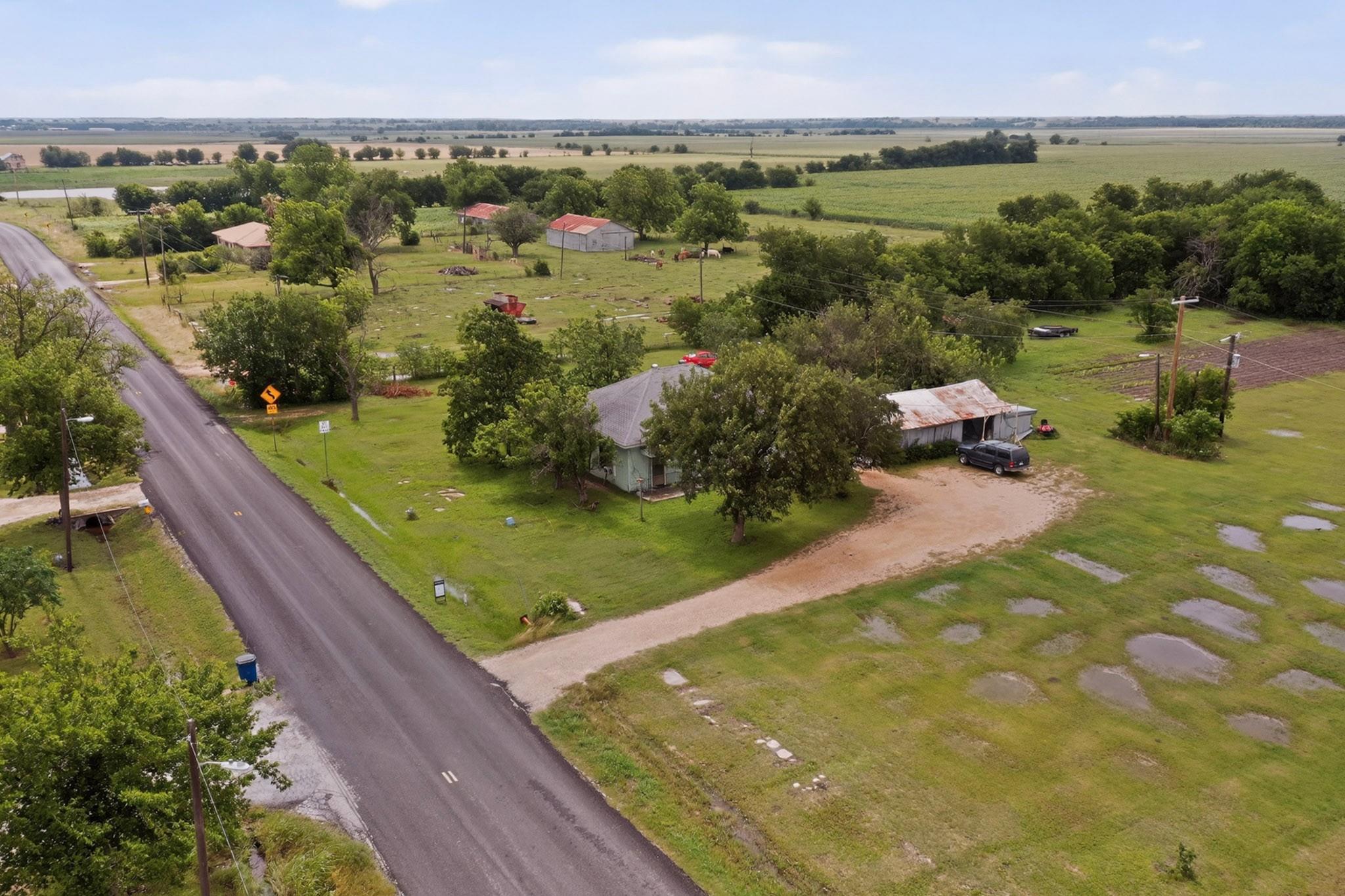 711 E Clark St, Bartlett, TX 76511