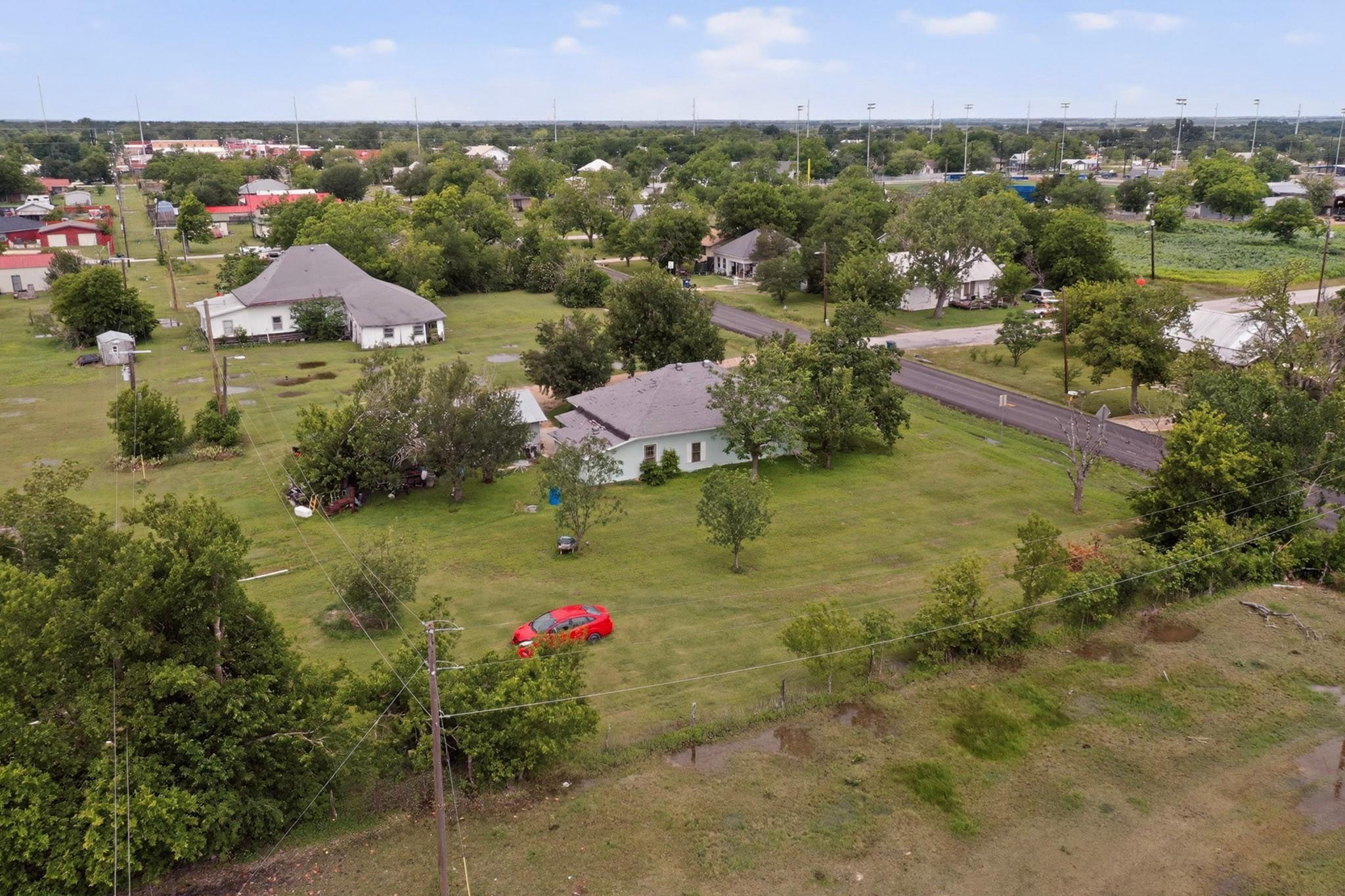 711 E Clark St, Bartlett, TX 76511