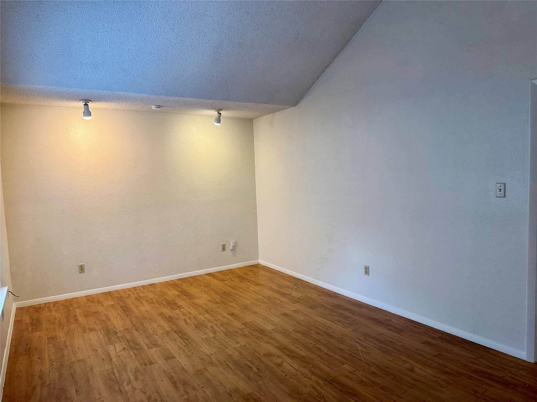 907 MIlford Way # B, Austin, TX 78745
