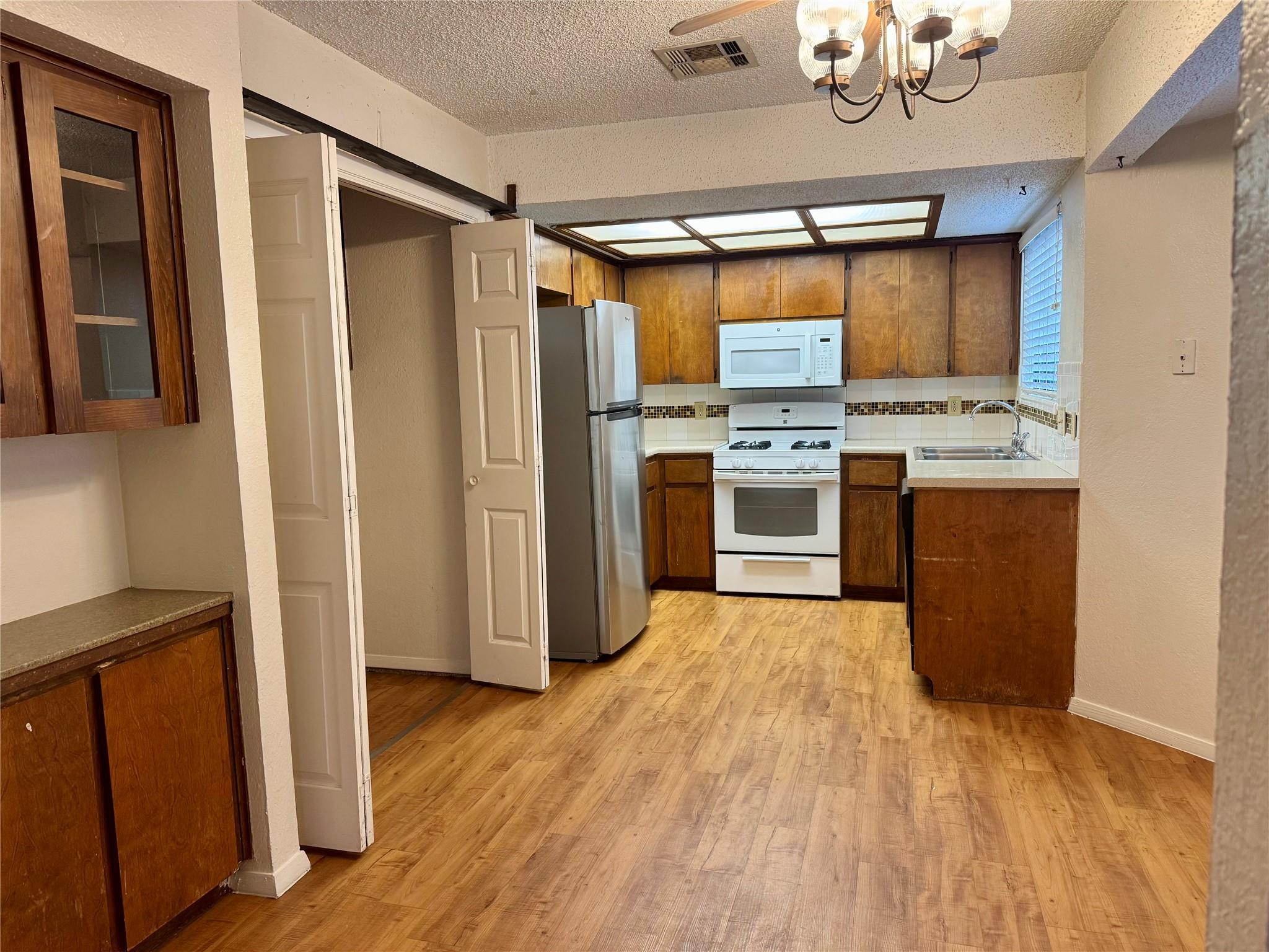 907 MIlford Way # B, Austin, TX 78745
