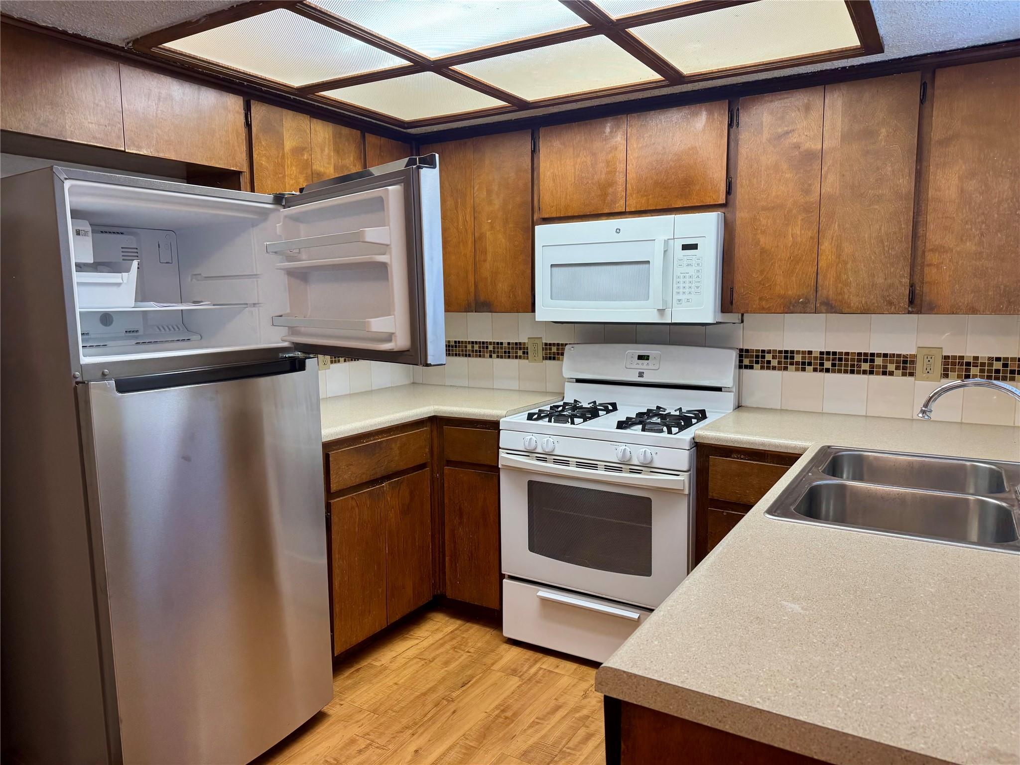 907 MIlford Way # B, Austin, TX 78745
