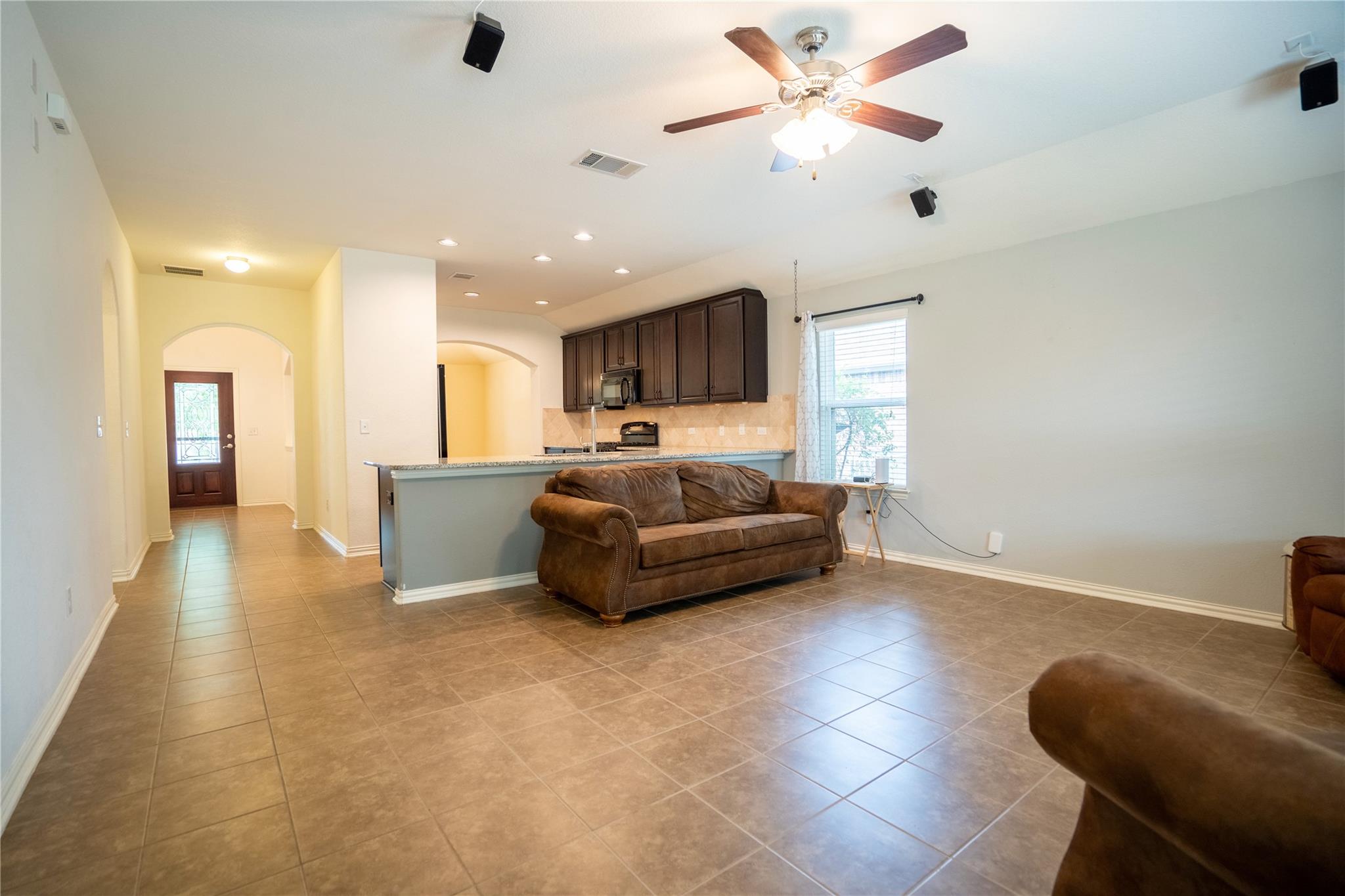 1106 Irina Cv, Hutto, TX 78634