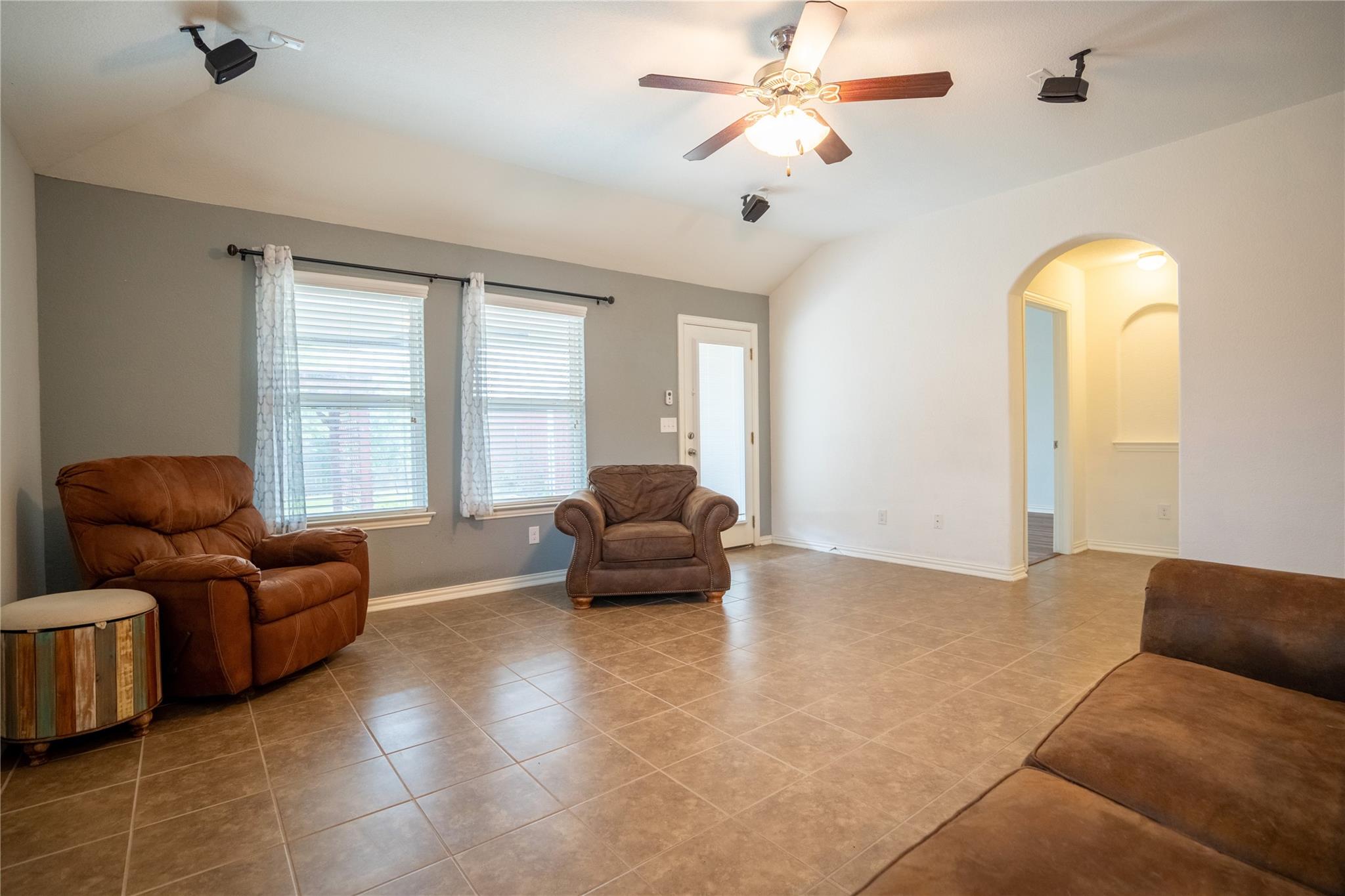 1106 Irina Cv, Hutto, TX 78634