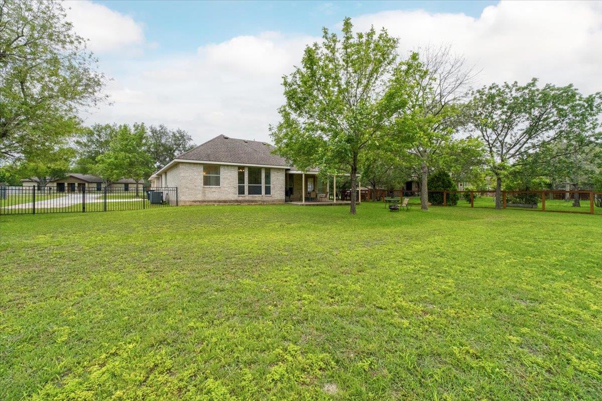 202 Meadow Woods Dr, Kyle, TX 78640