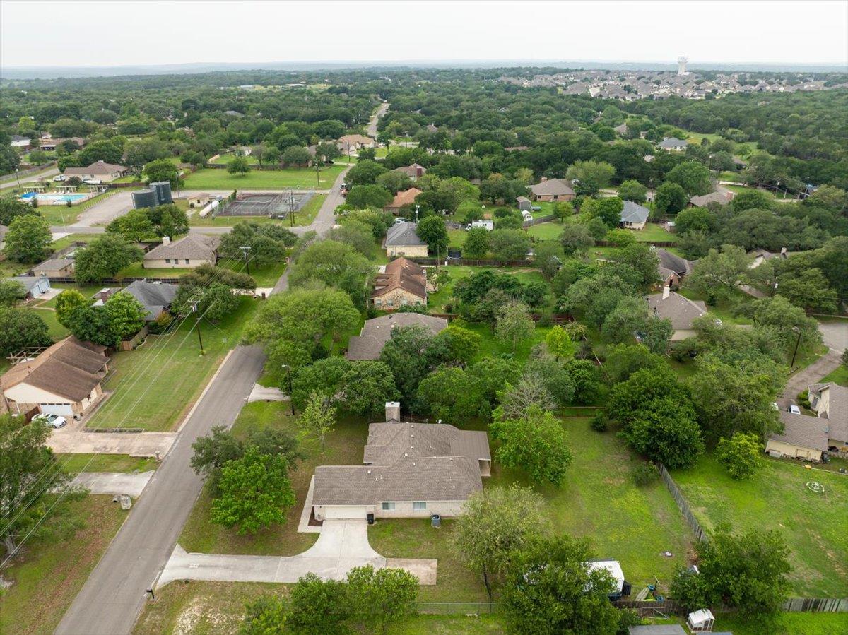 202 Meadow Woods Dr, Kyle, TX 78640
