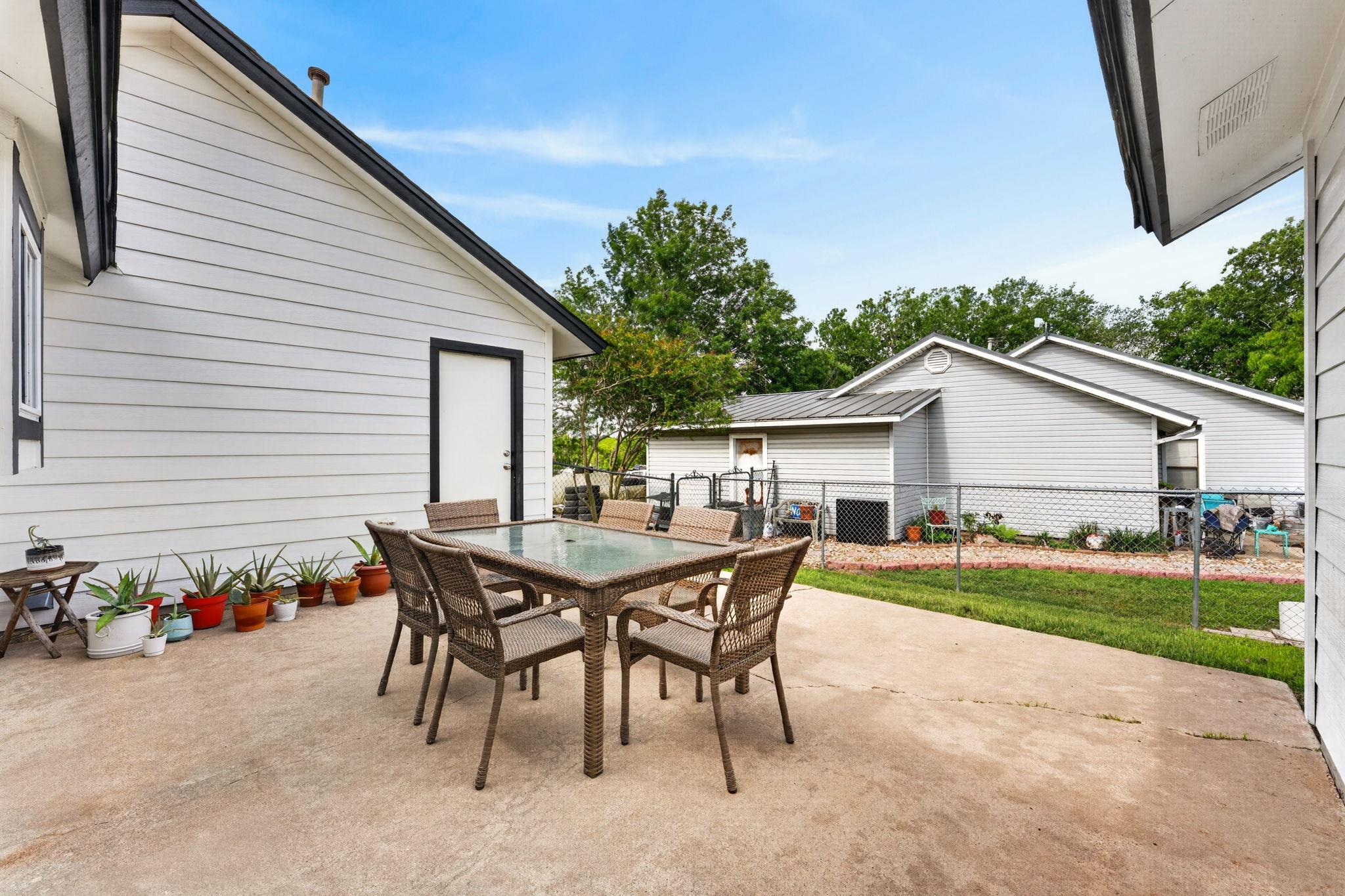 12212 Mustang Dr, Buda, TX 78610