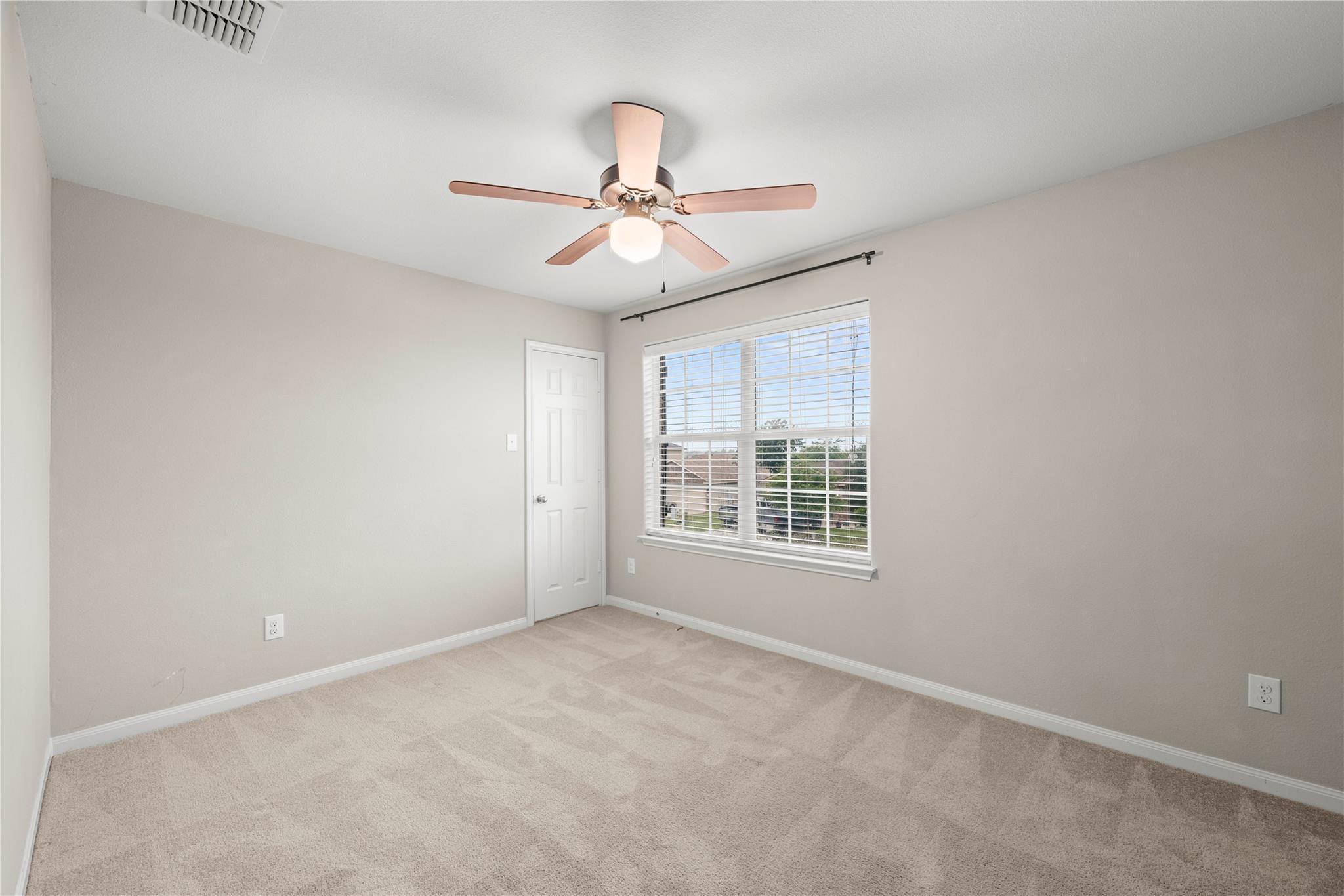 105 J E Brown Ln, Jarrell, TX 76537