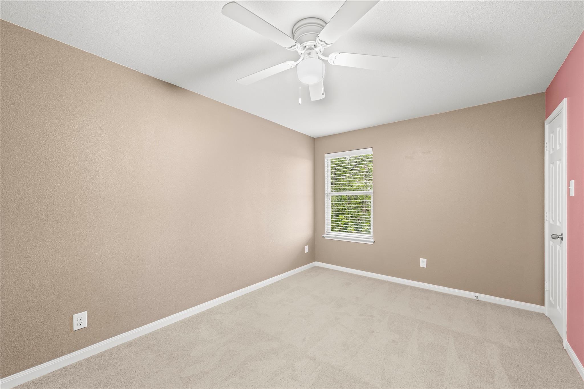 105 J E Brown Ln, Jarrell, TX 76537