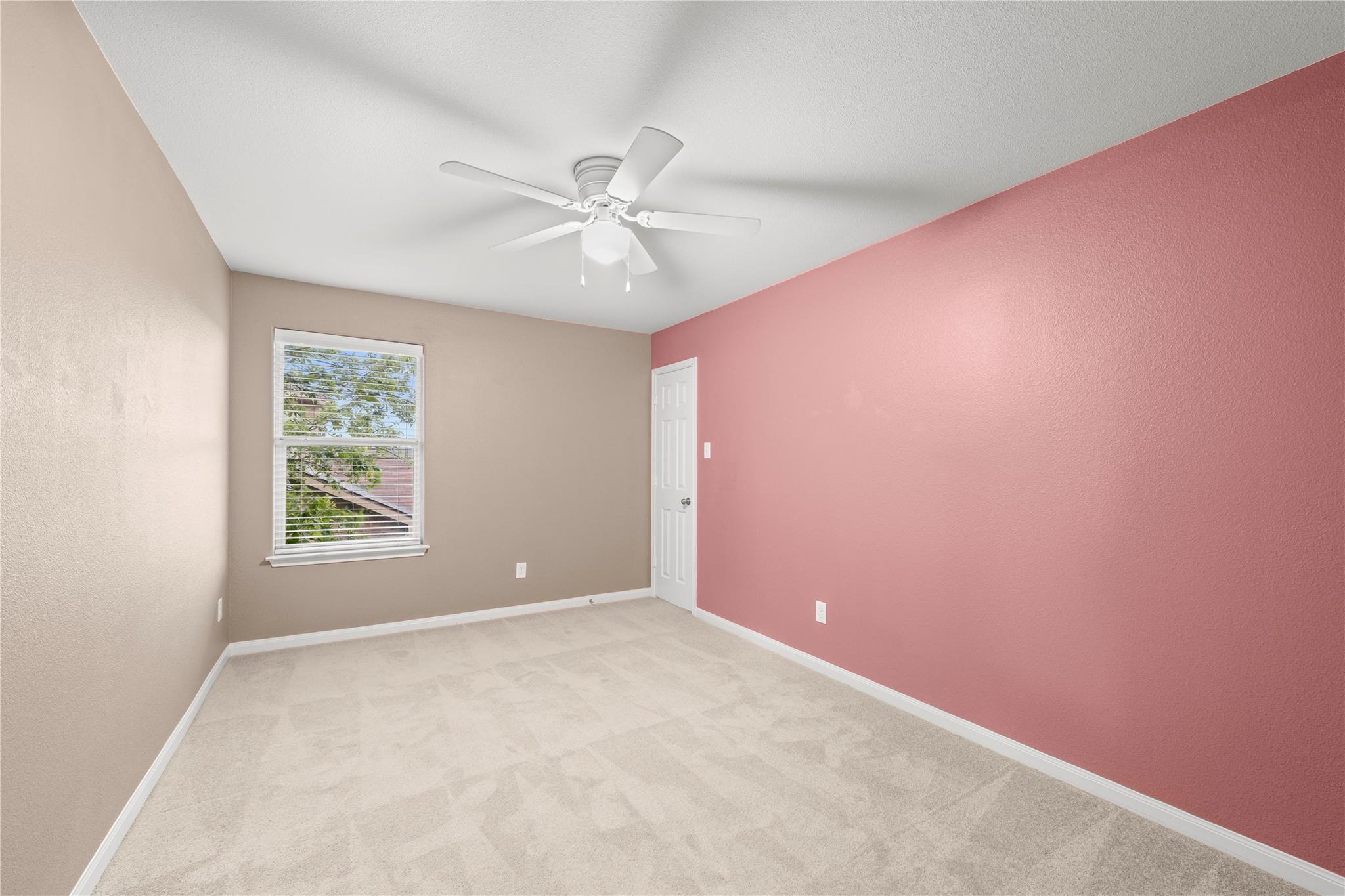 105 J E Brown Ln, Jarrell, TX 76537