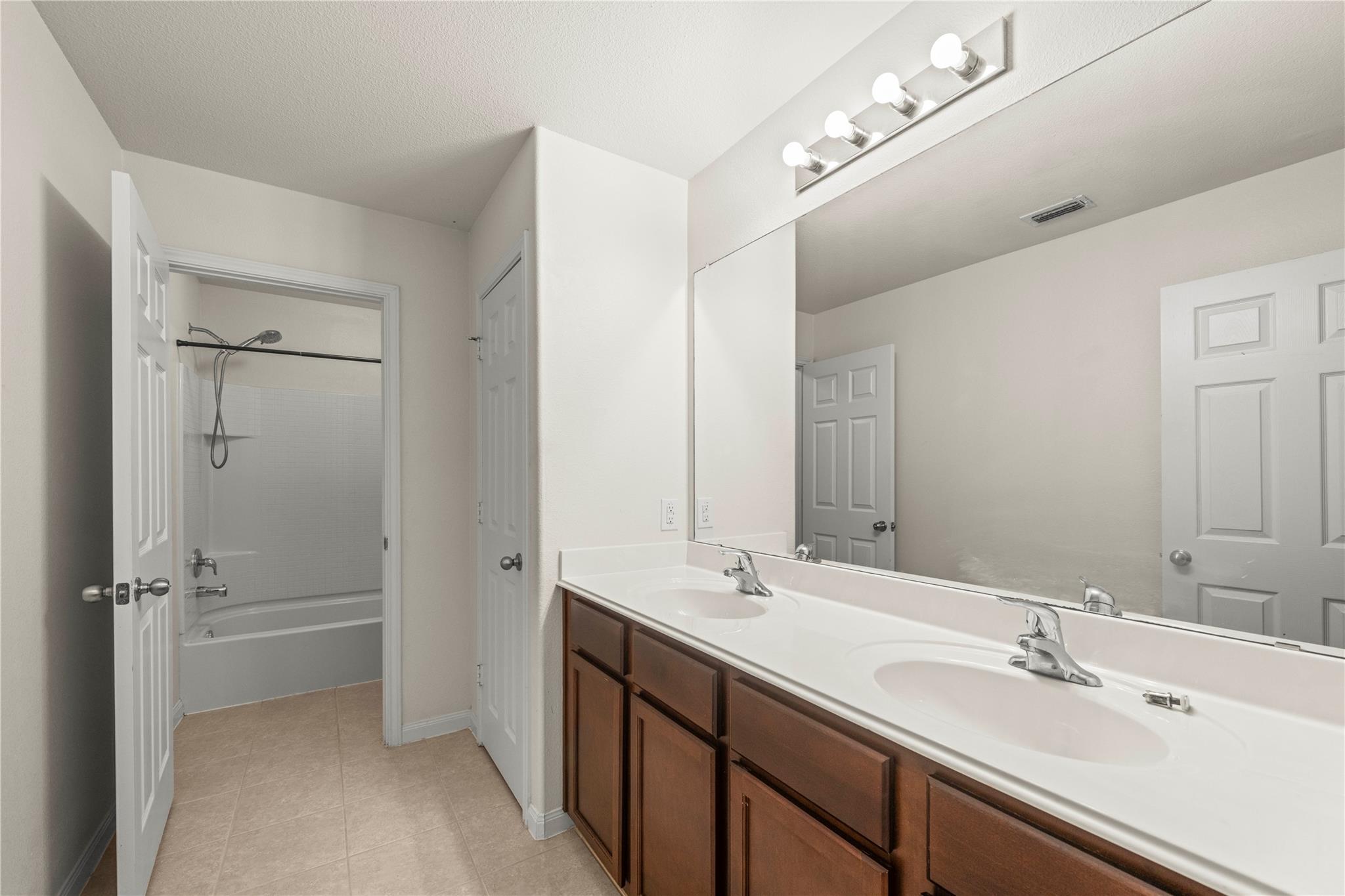 105 J E Brown Ln, Jarrell, TX 76537