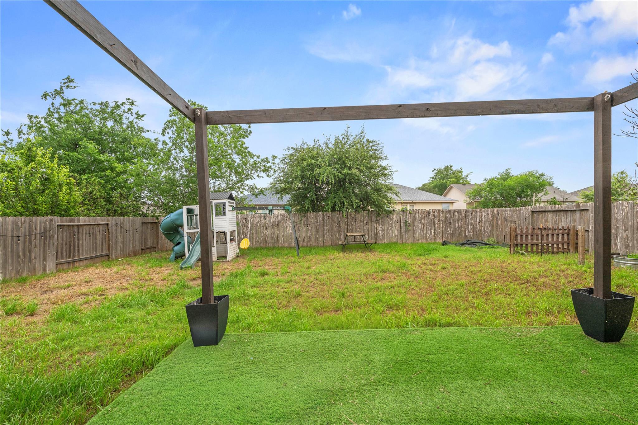 105 J E Brown Ln, Jarrell, TX 76537